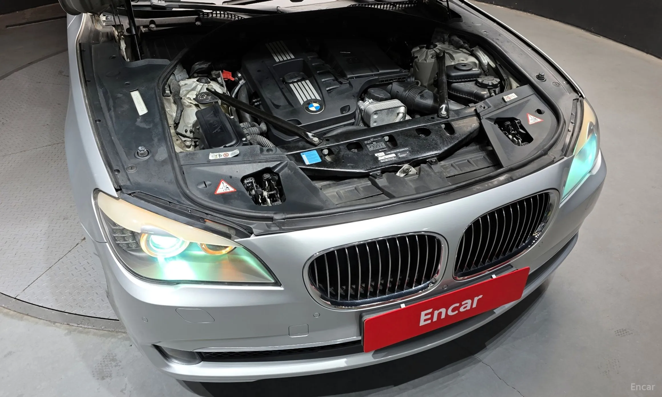 BMW 7 Series (F01) превью 6