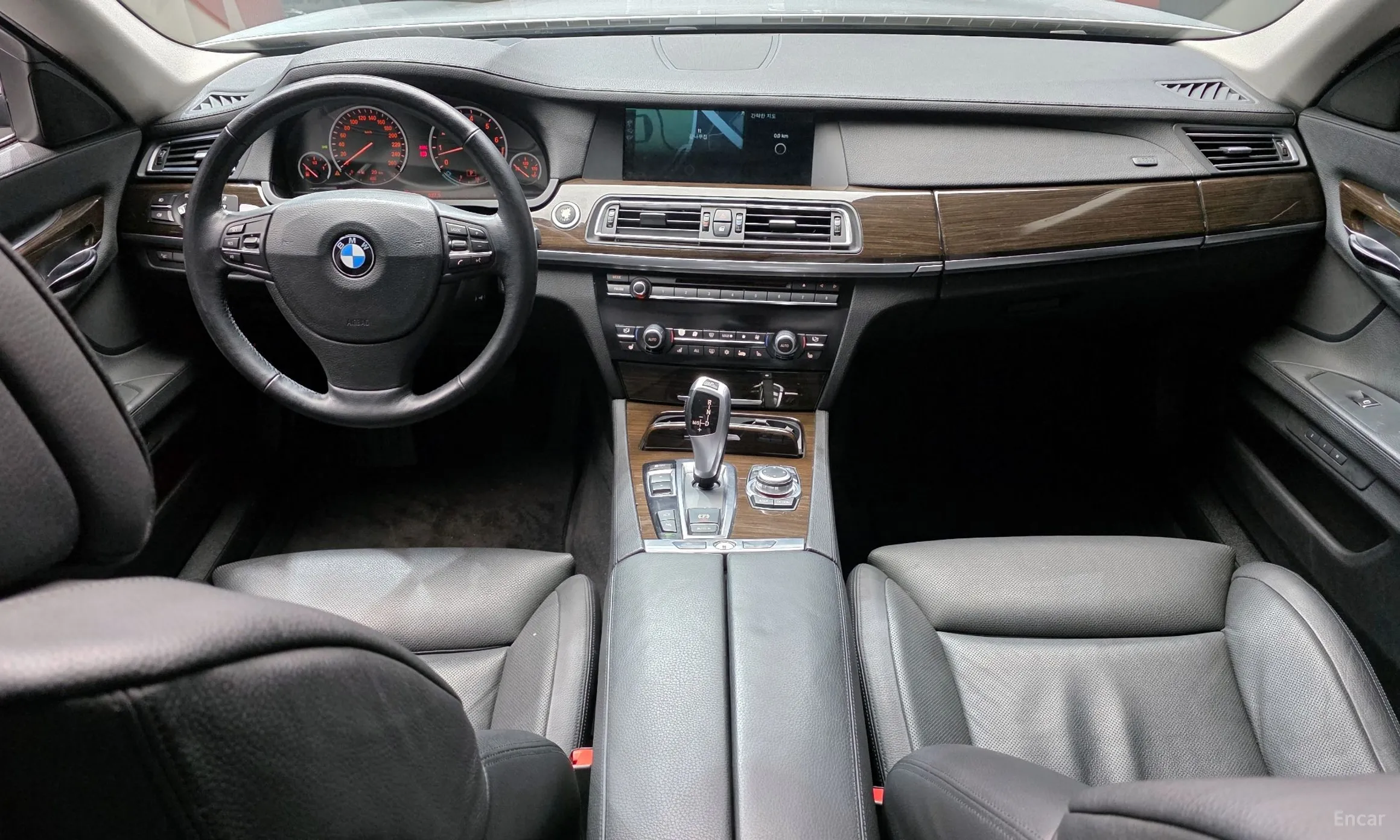 BMW 7 Series (F01) превью 7