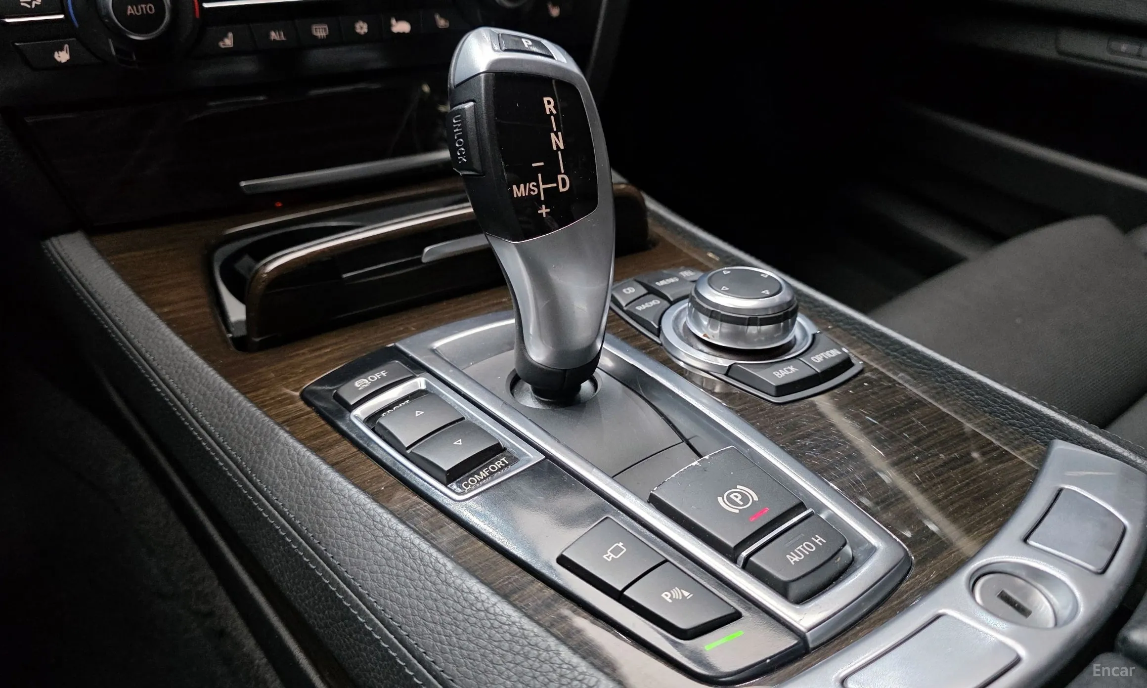 BMW 7 Series (F01) превью 9