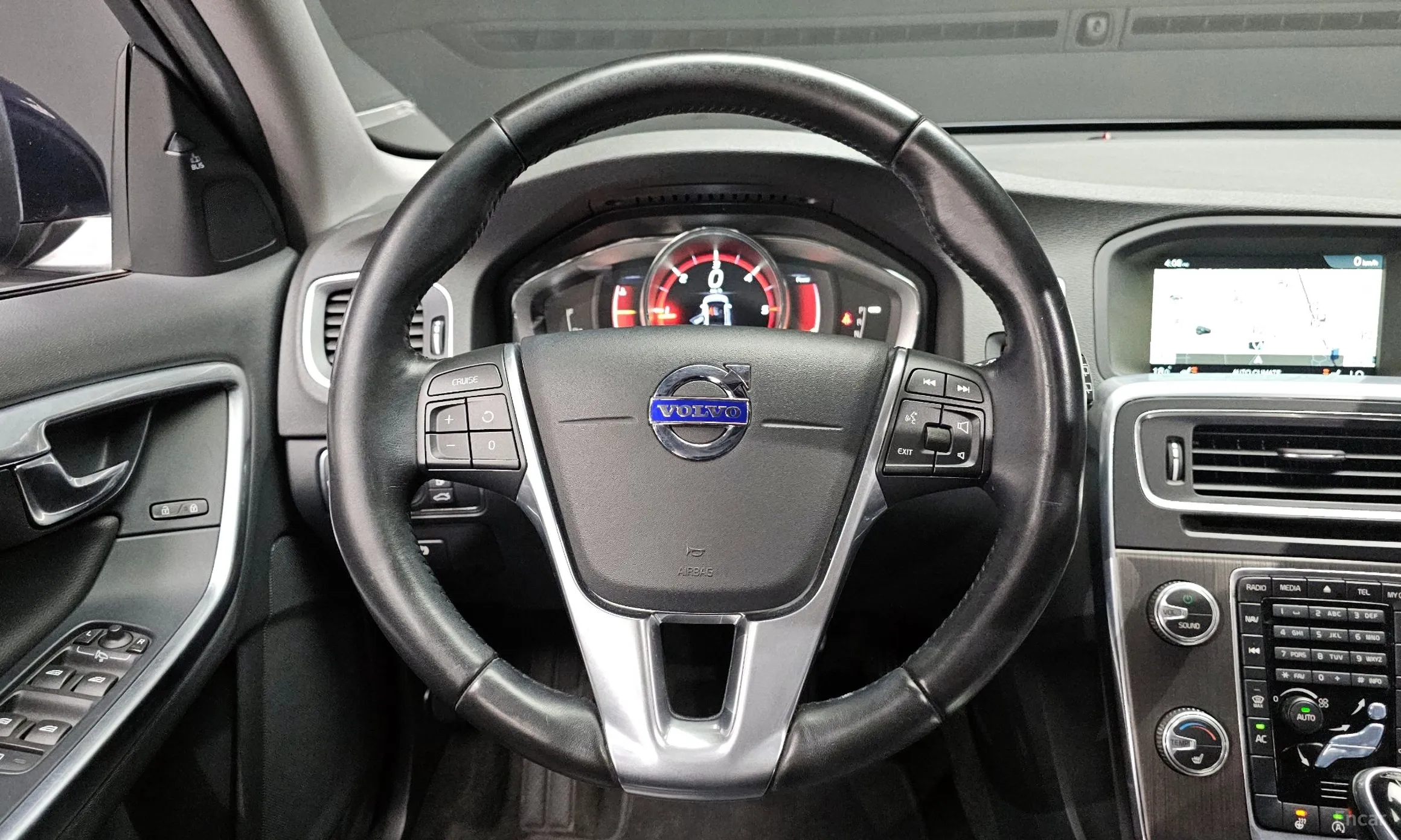 Volvo V60 превью 13