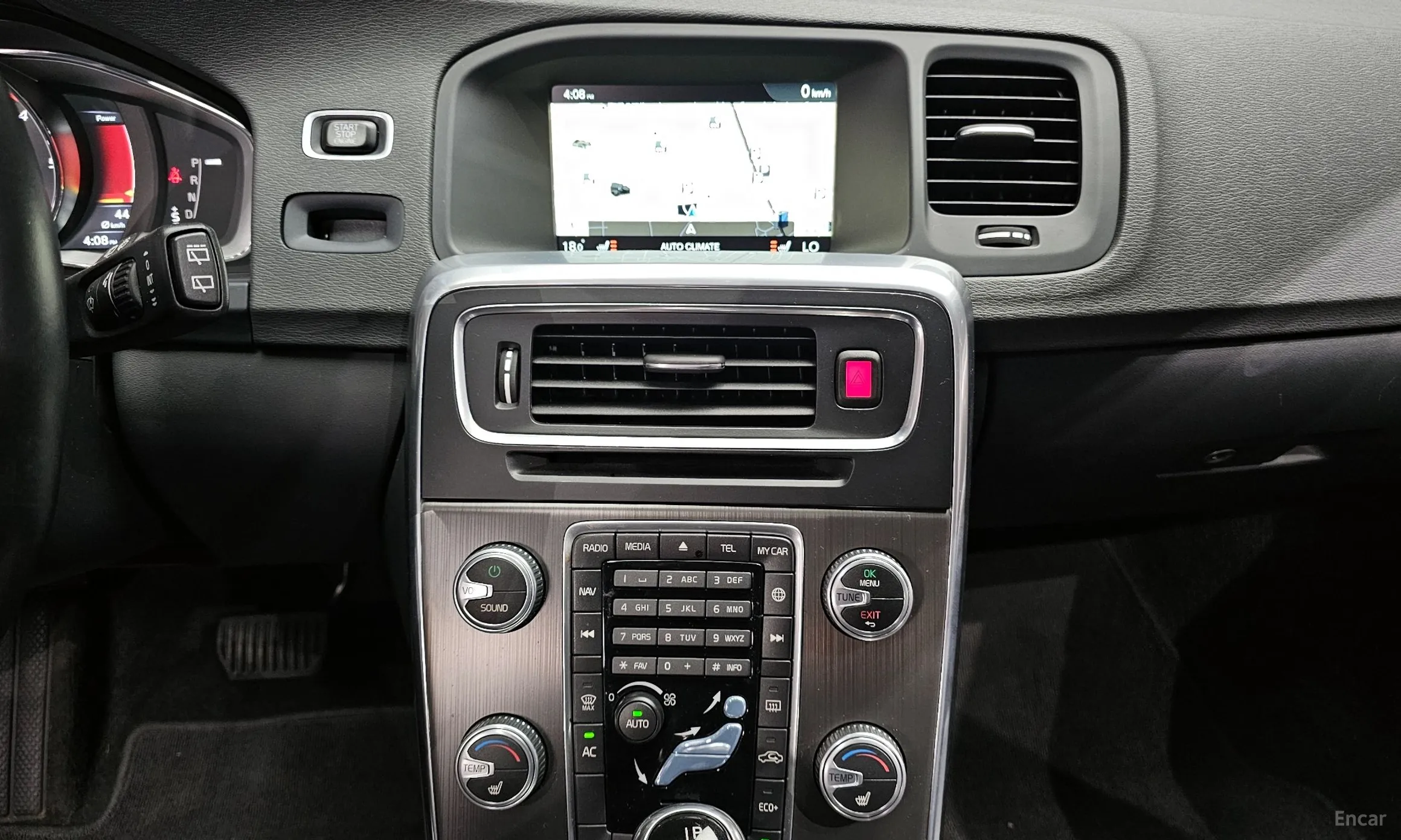 Volvo V60 превью 14