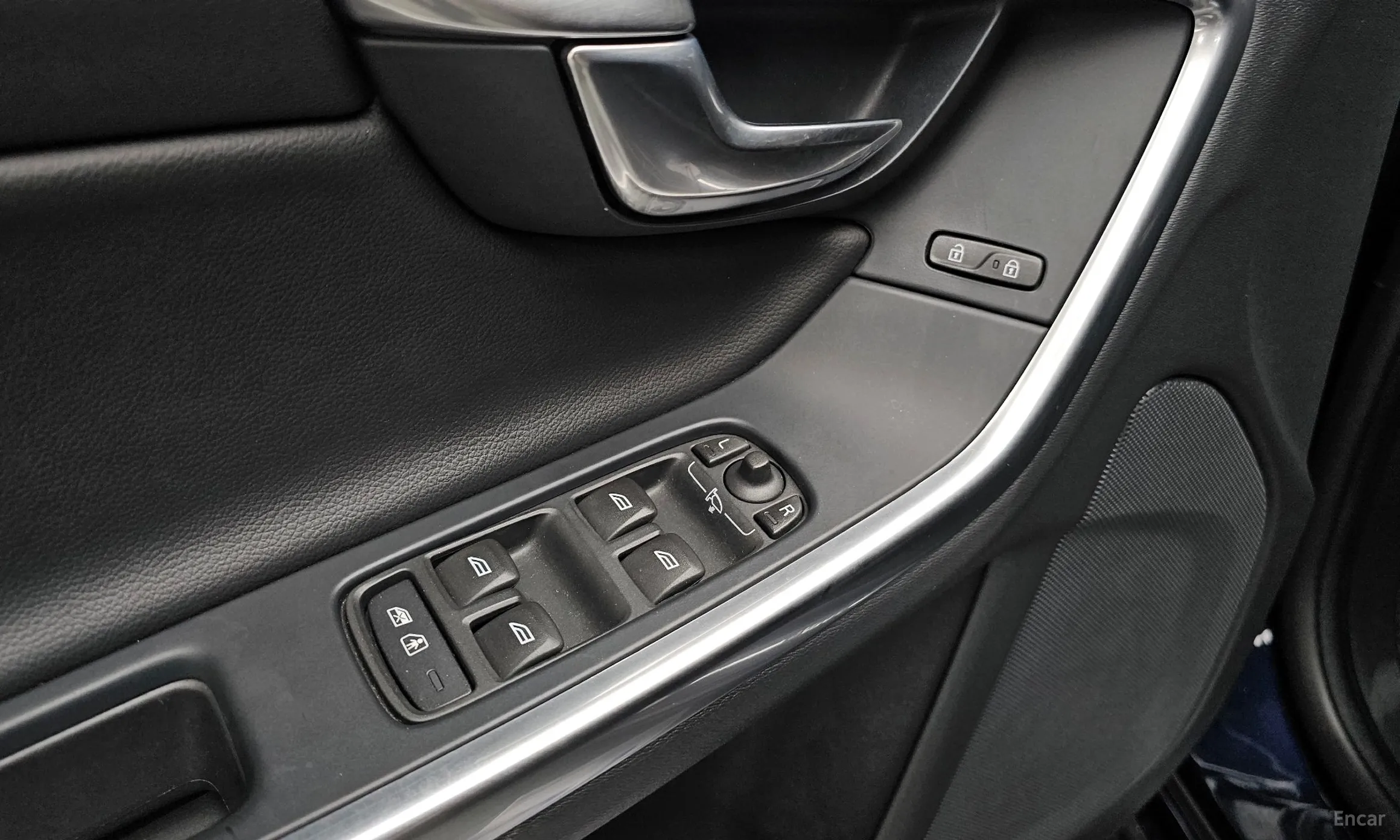 Volvo V60 превью 16