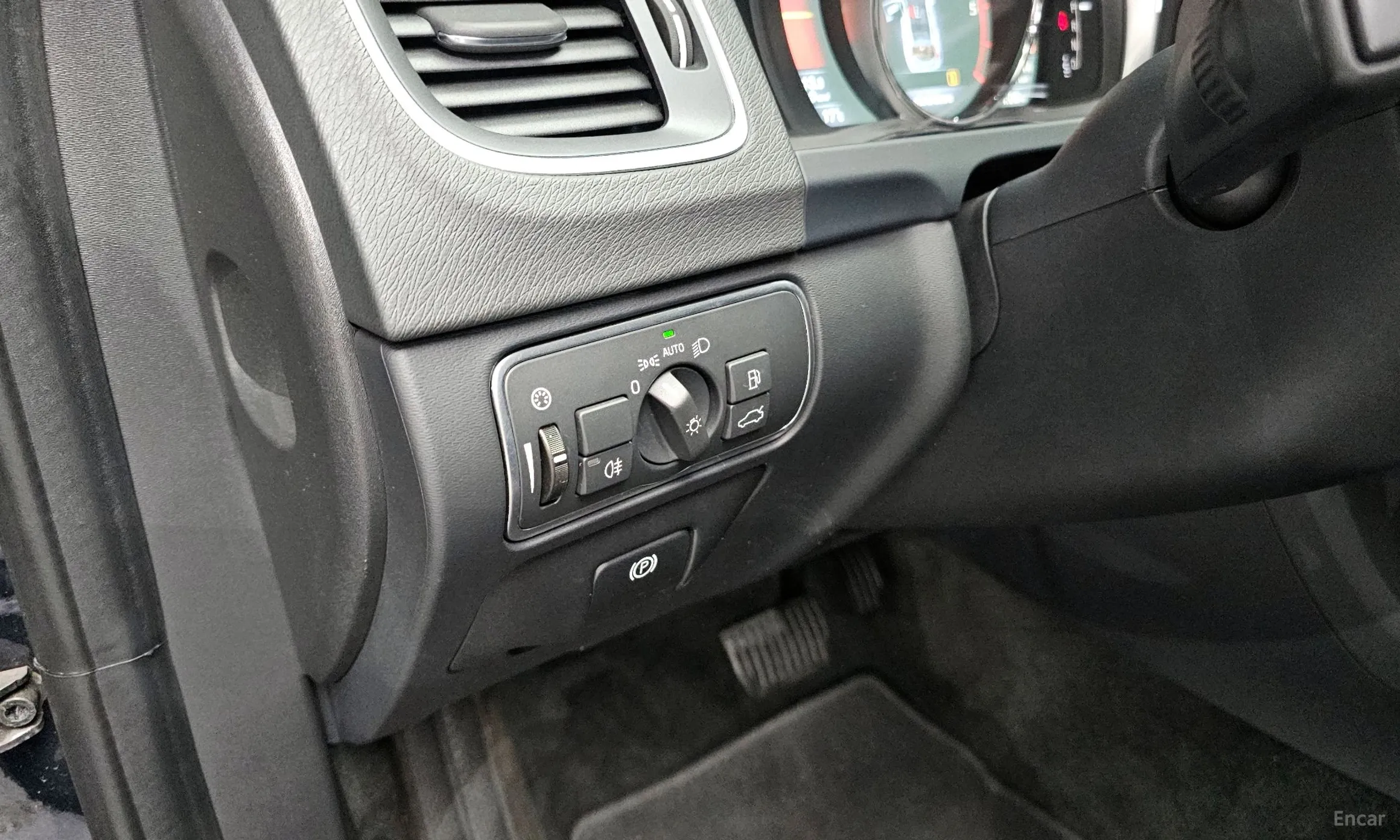 Volvo V60 превью 17