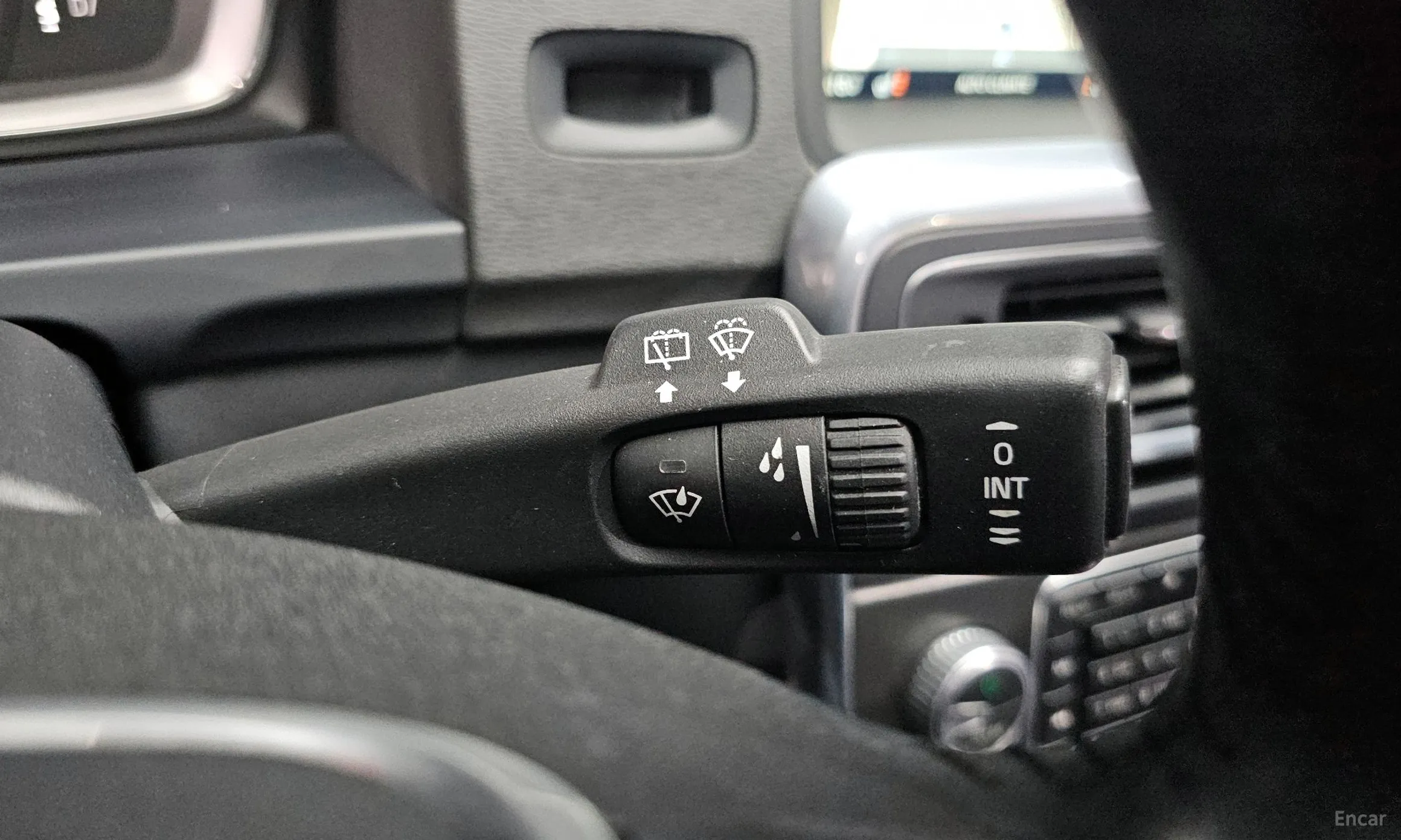 Volvo V60 превью 18