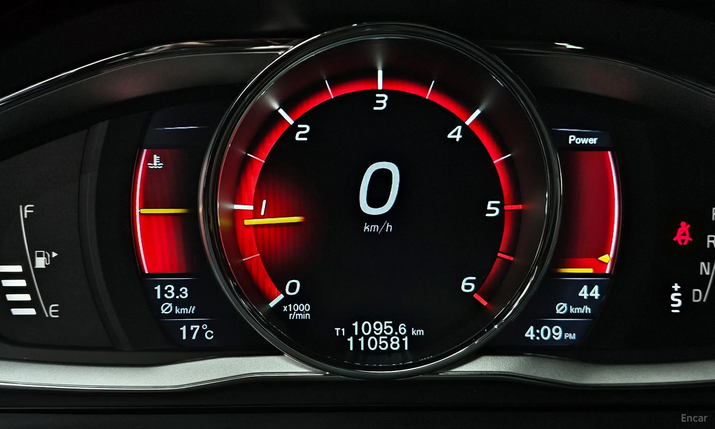Volvo V60 превью 8