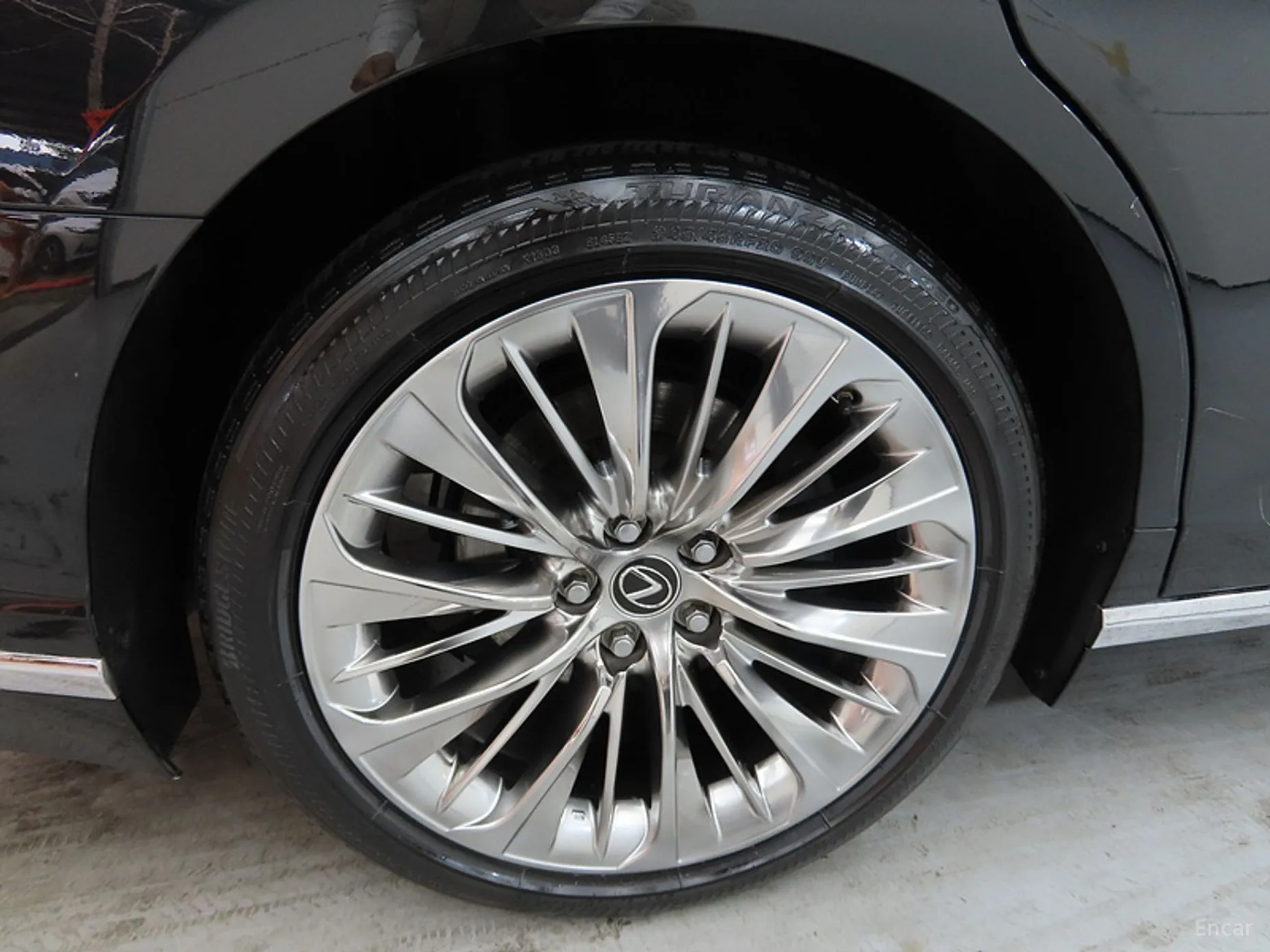 Lexus LS500 5th Generation превью 20