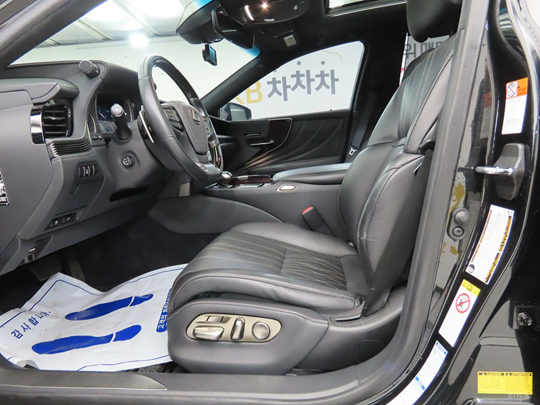 Lexus LS500 5th Generation превью 5
