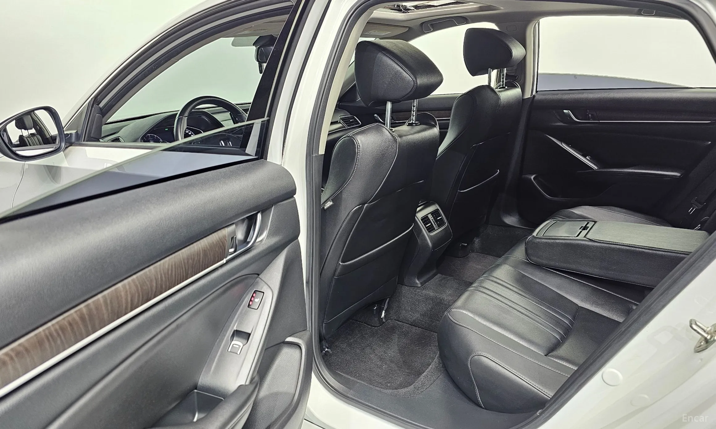 Honda Accord 10th Generation превью 11