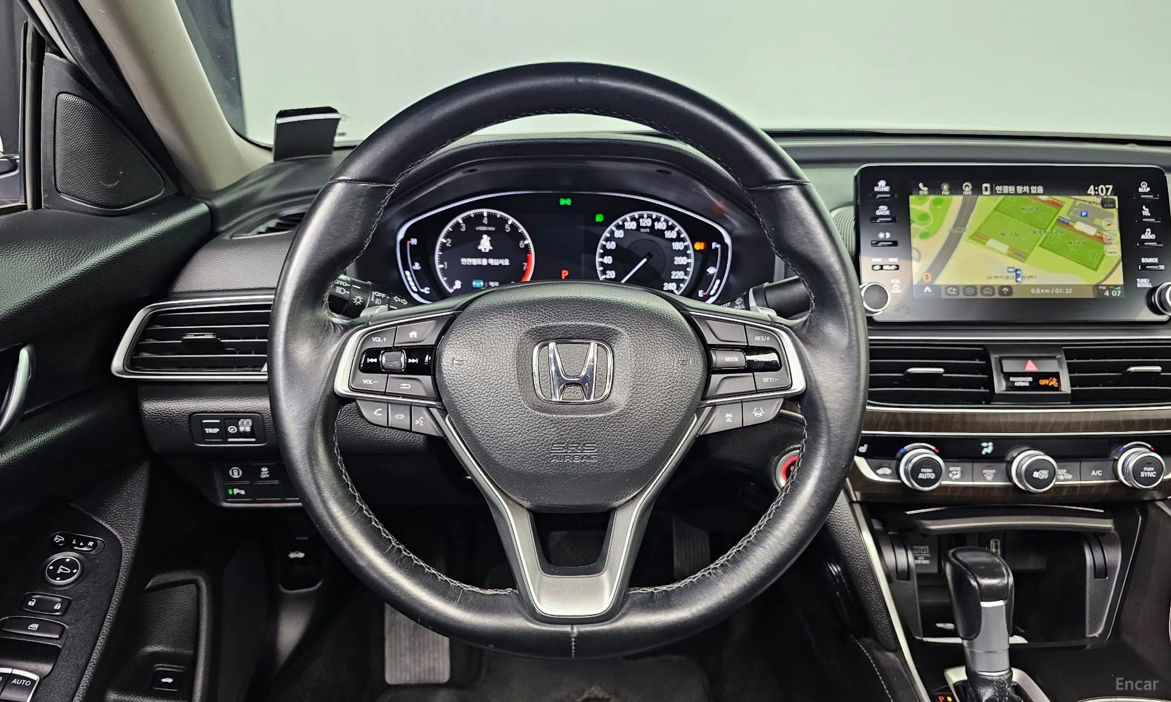 Honda Accord 10th Generation превью 14