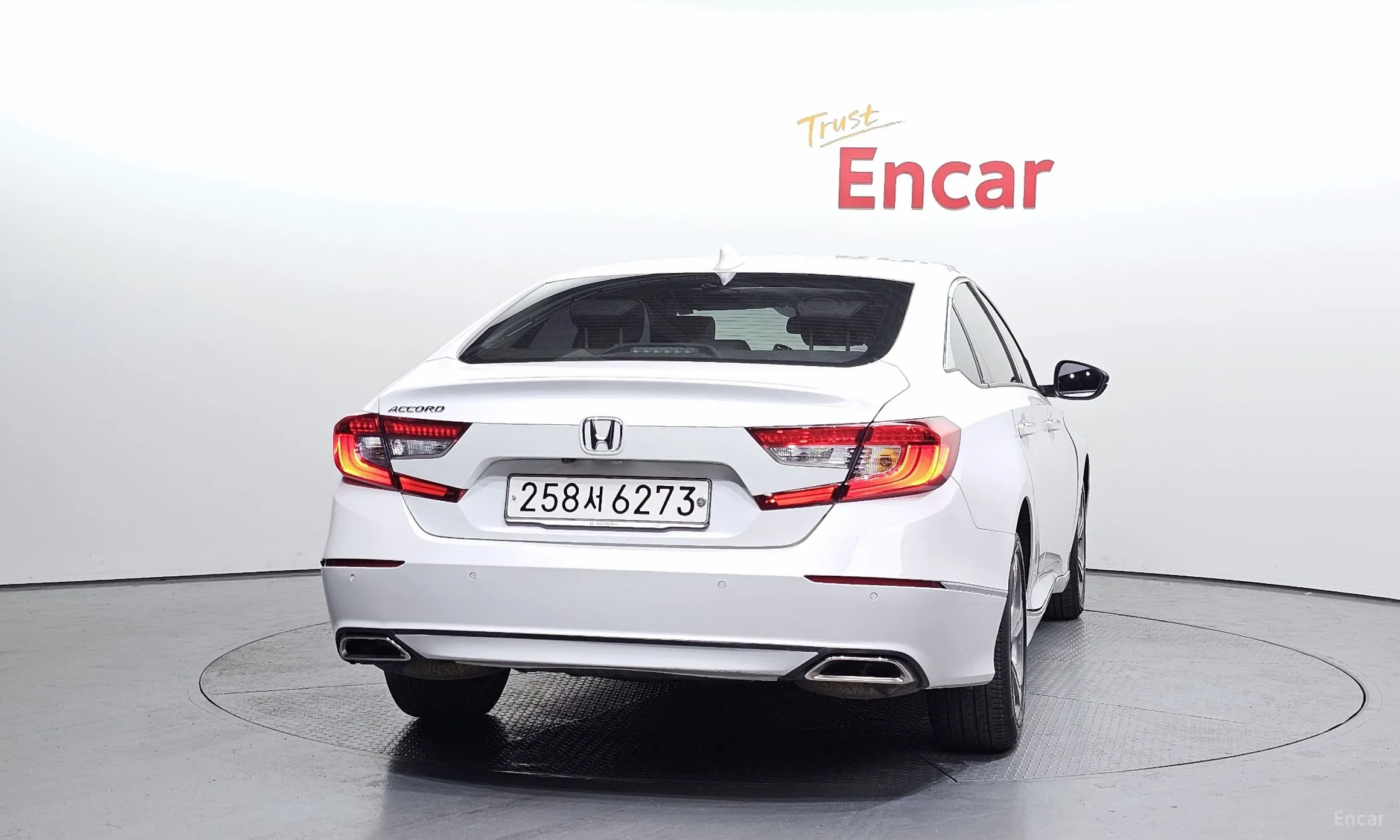 Honda Accord 10th Generation превью 4