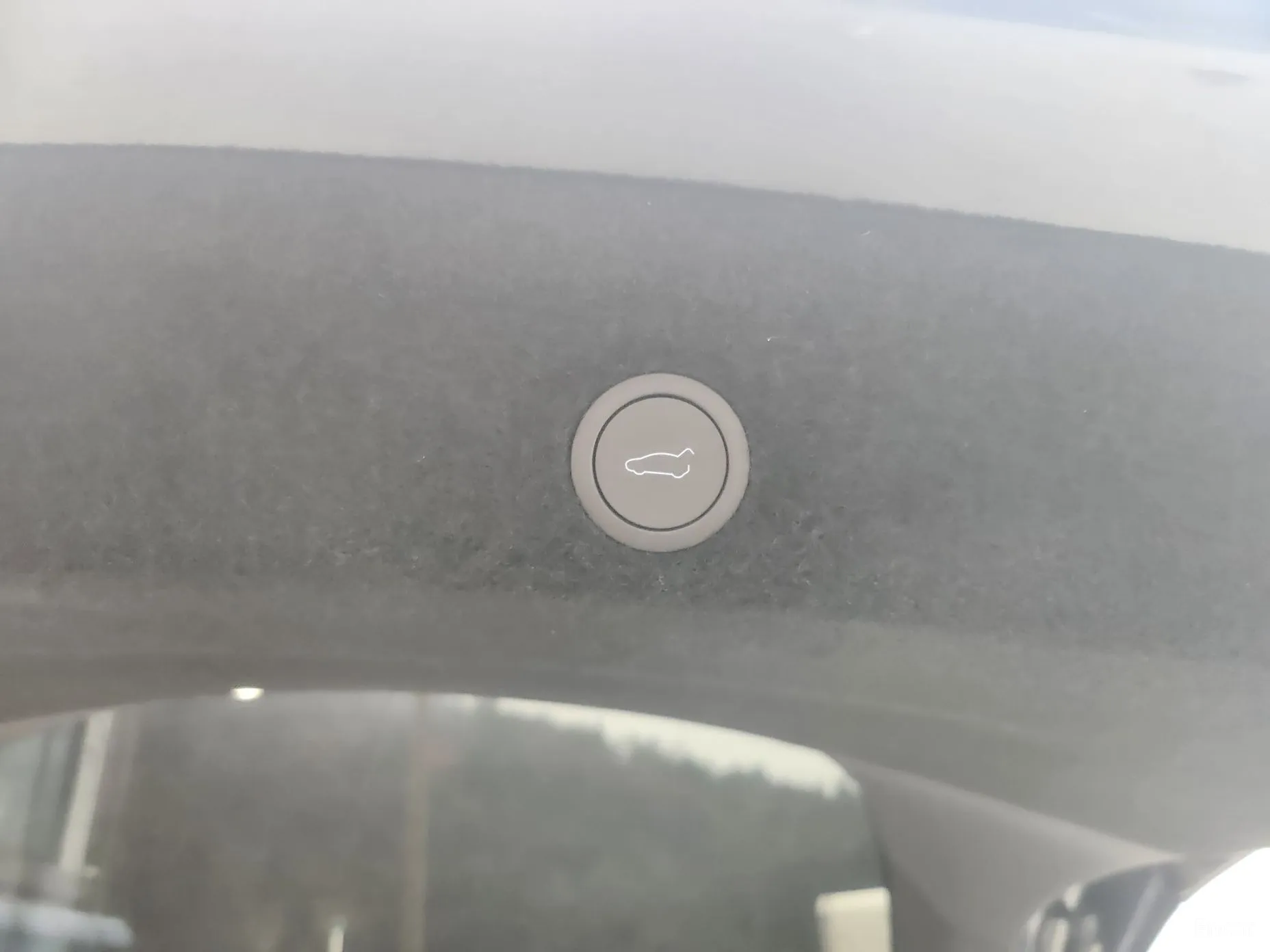 Tesla Model Y превью 13