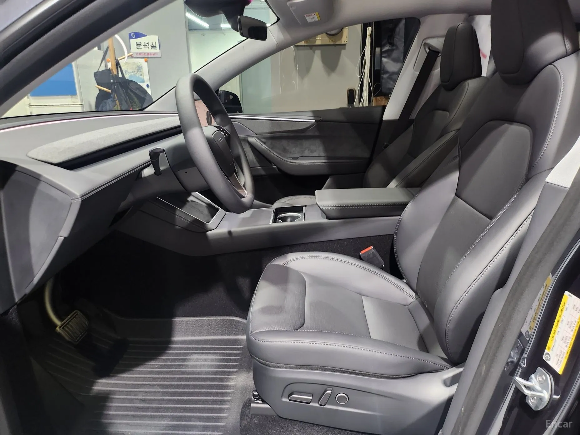 Tesla Model Y превью 8