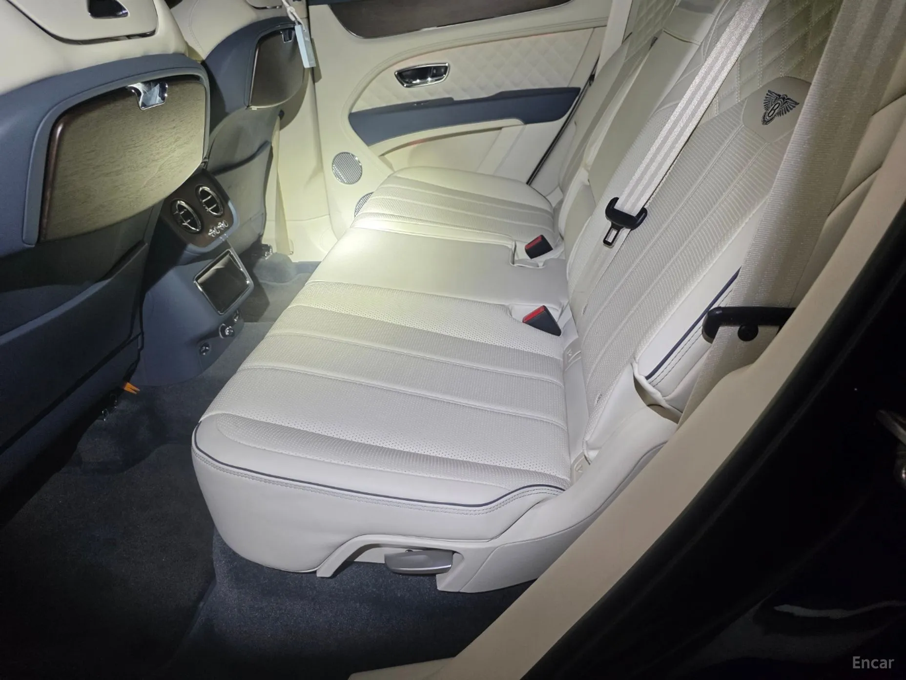 Bentley Bentayga превью 4