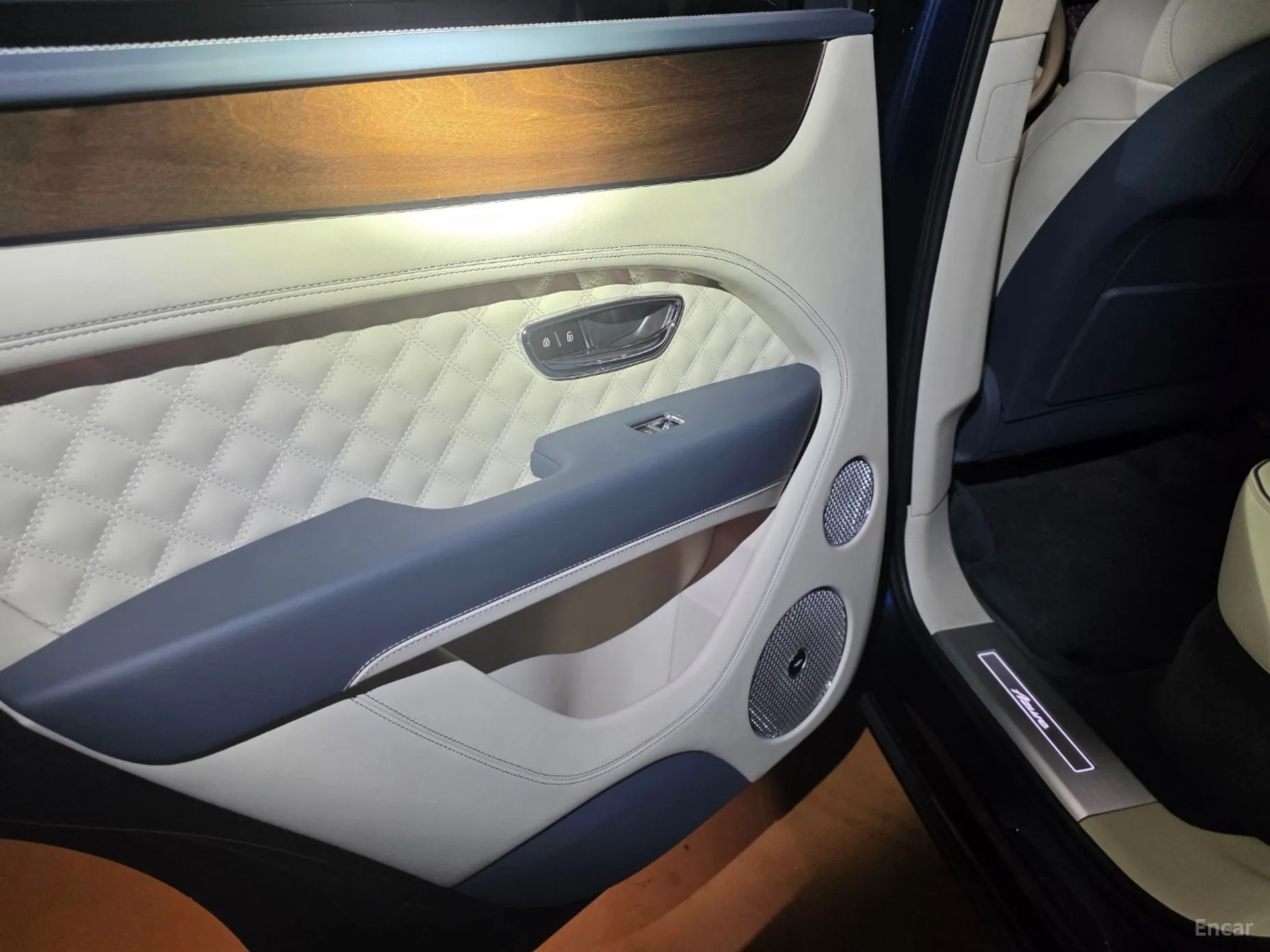 Bentley Bentayga превью 6