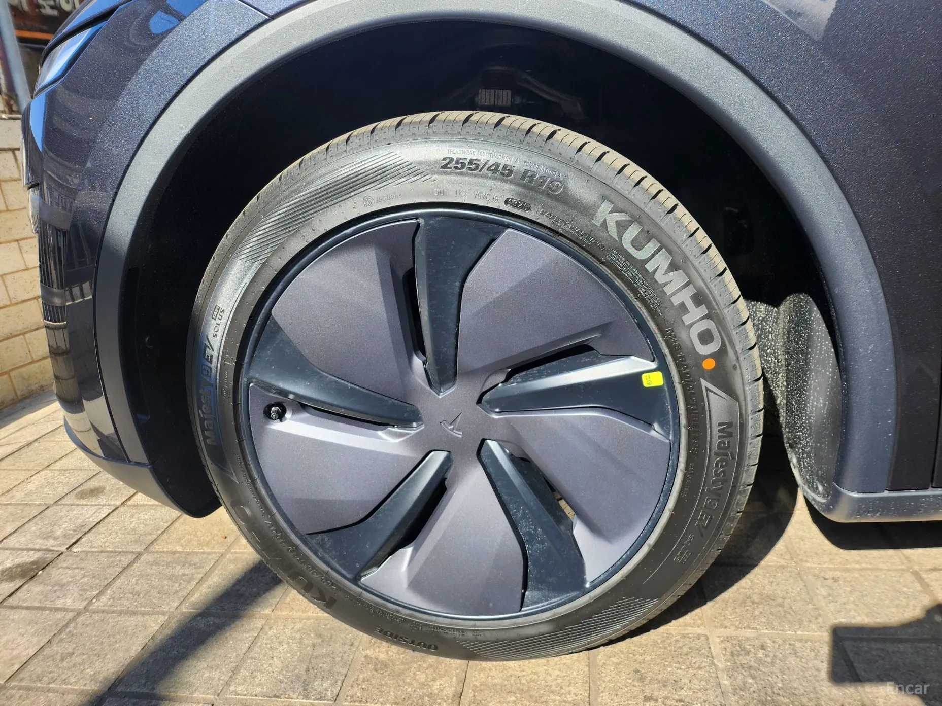 Tesla Model Y превью 19