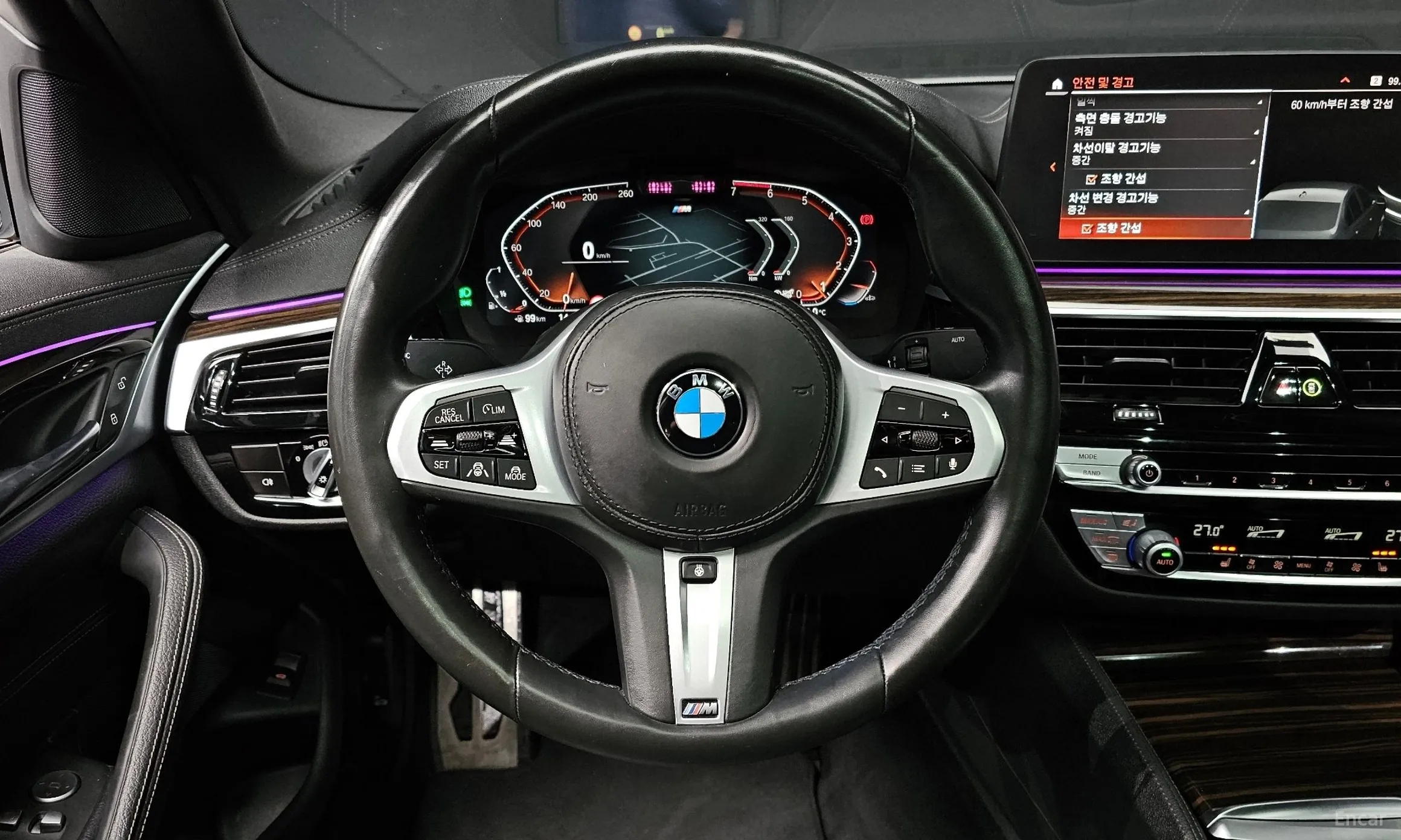 BMW 5 Series (G30) превью 12