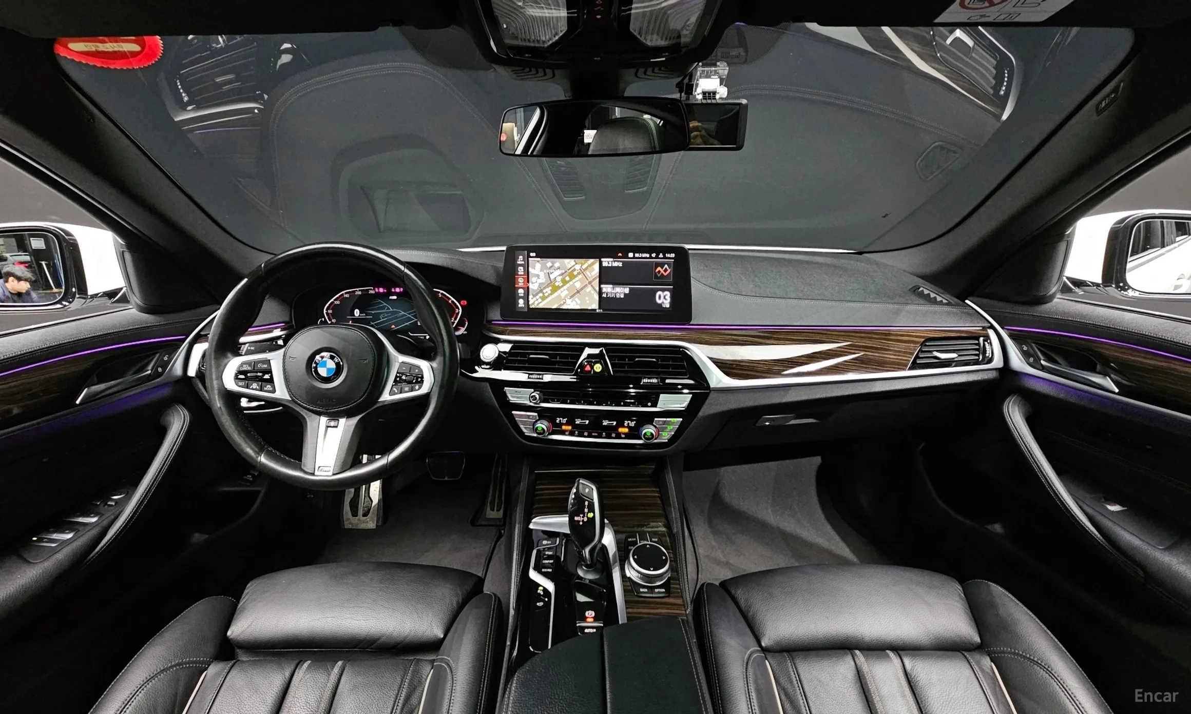BMW 5 Series (G30) превью 7