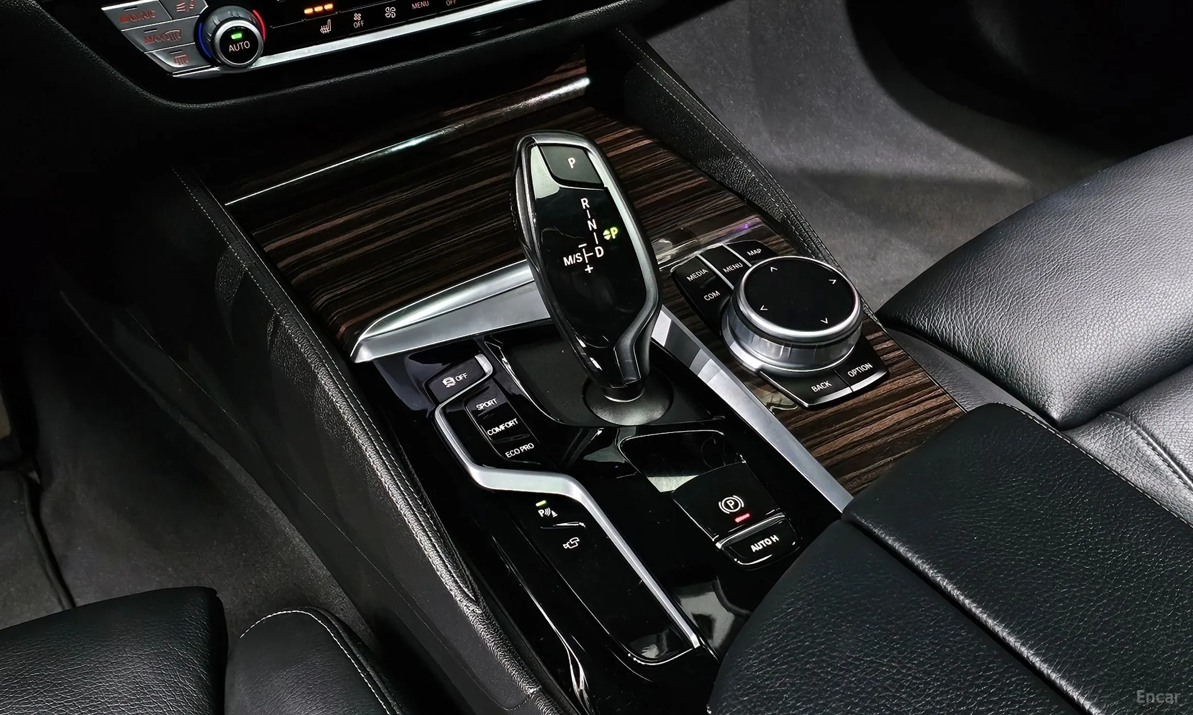 BMW 5 Series (G30) превью 9