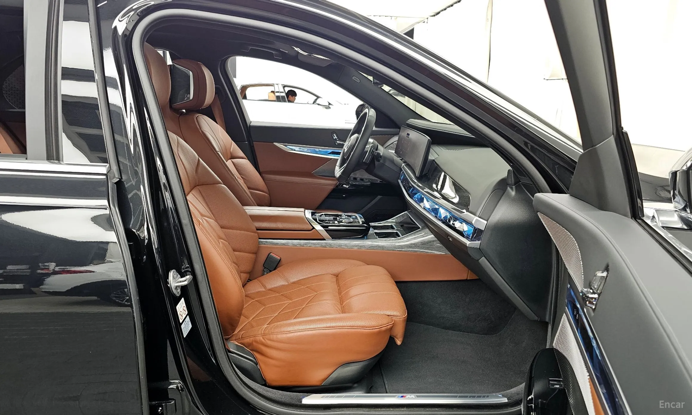 BMW 7 Series (G70) превью 11