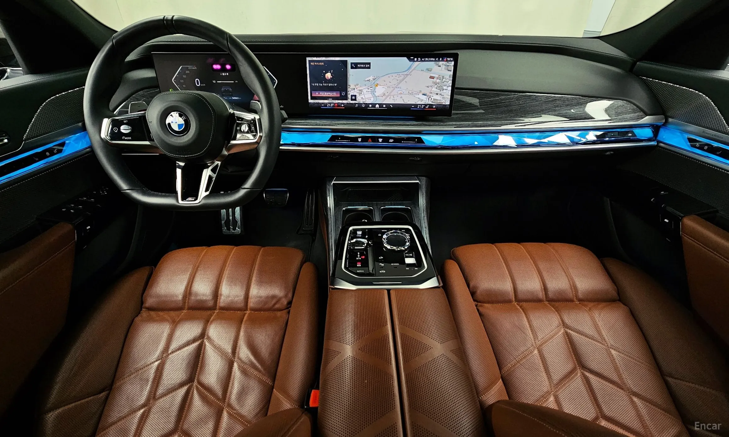 BMW 7 Series (G70) превью 7