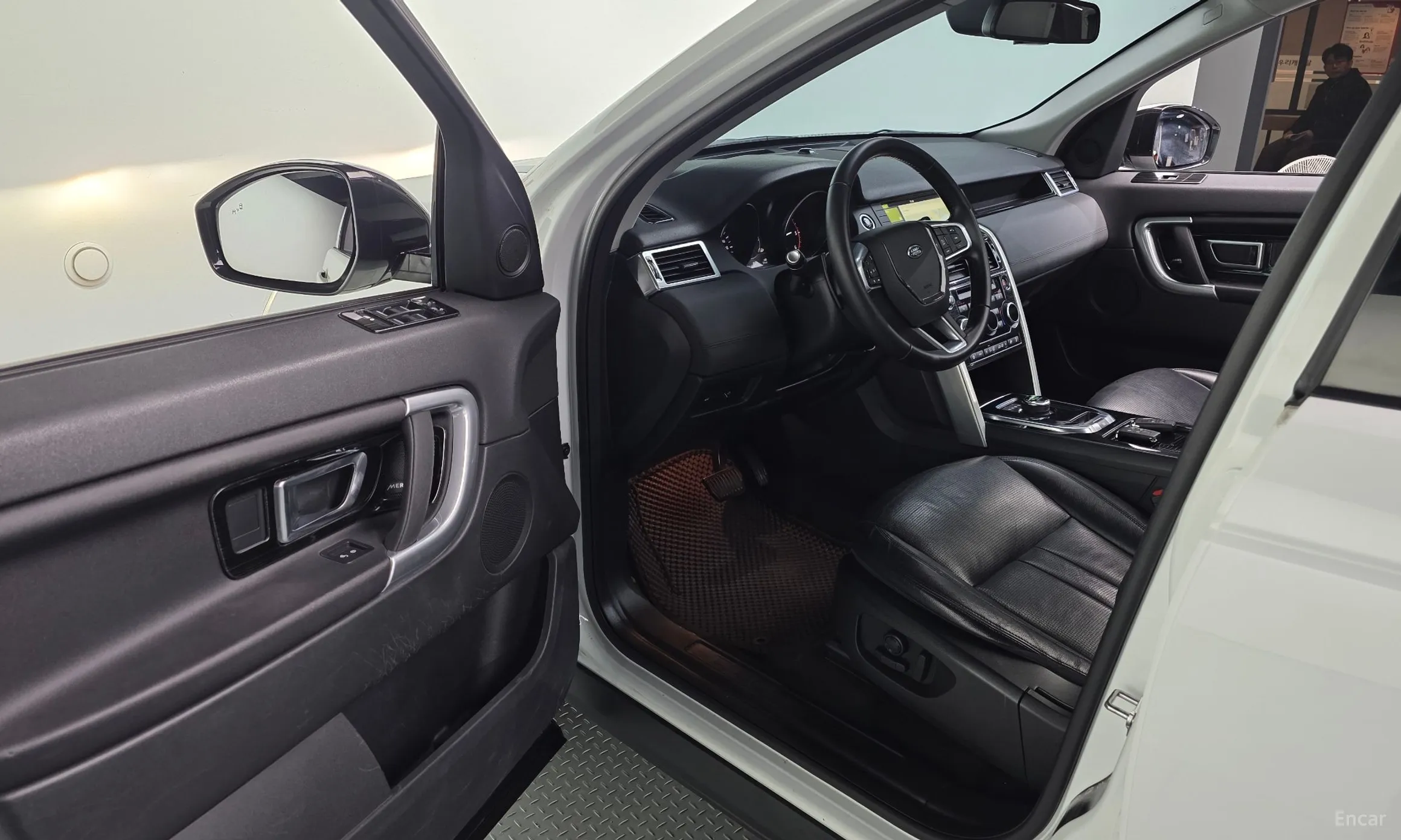Land Rover Discovery Sports превью 11