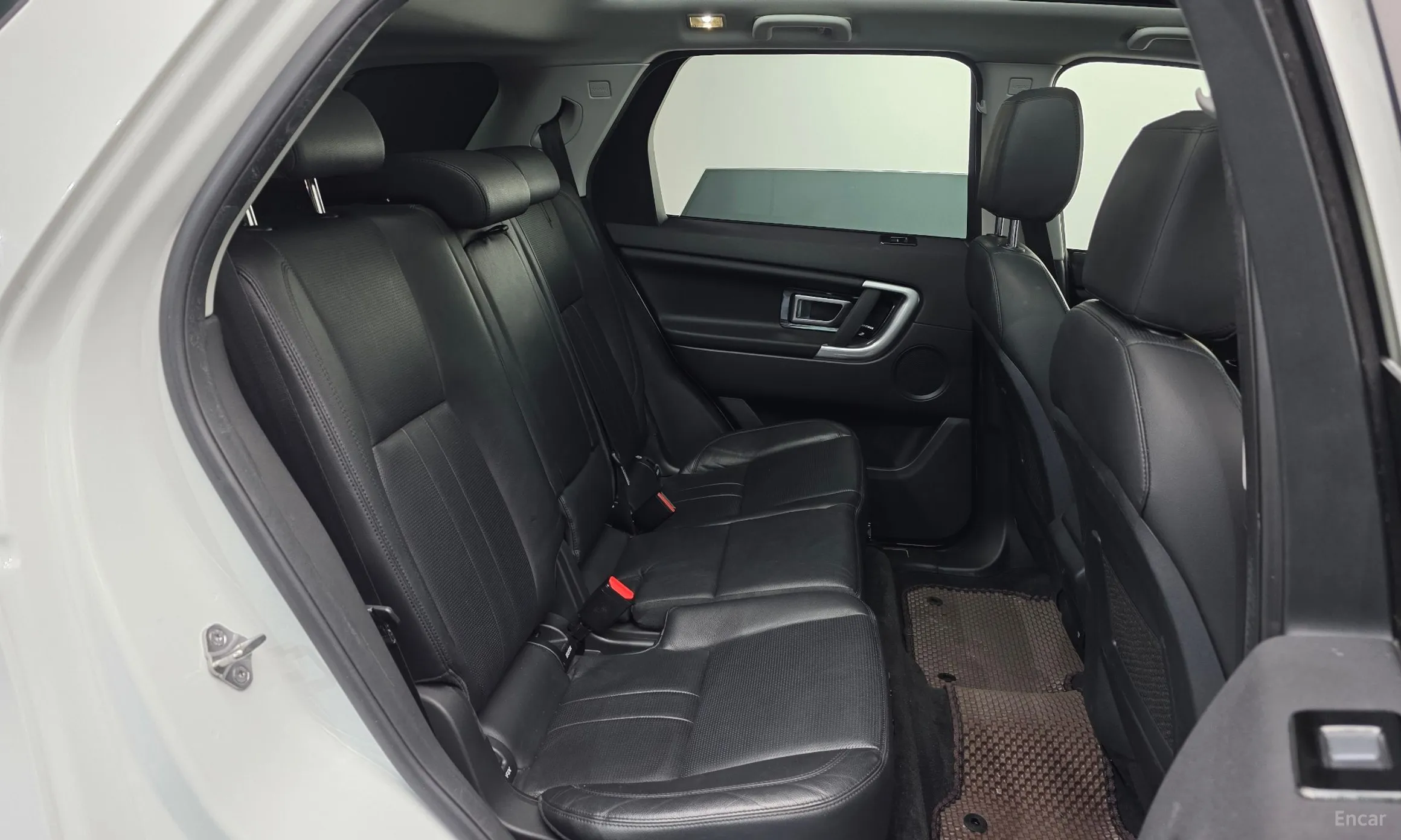 Land Rover Discovery Sports превью 12