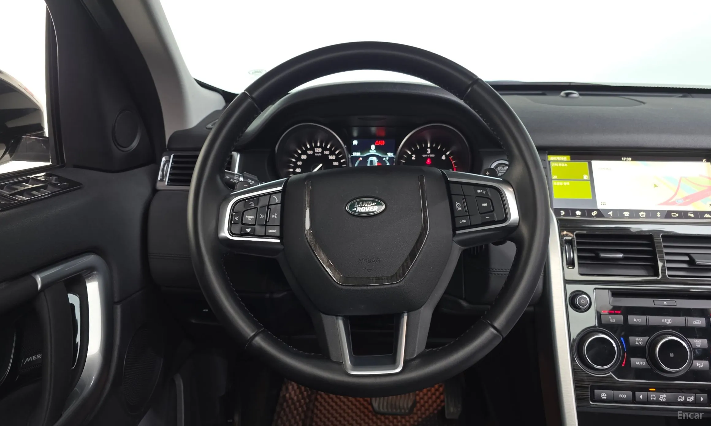 Land Rover Discovery Sports превью 13