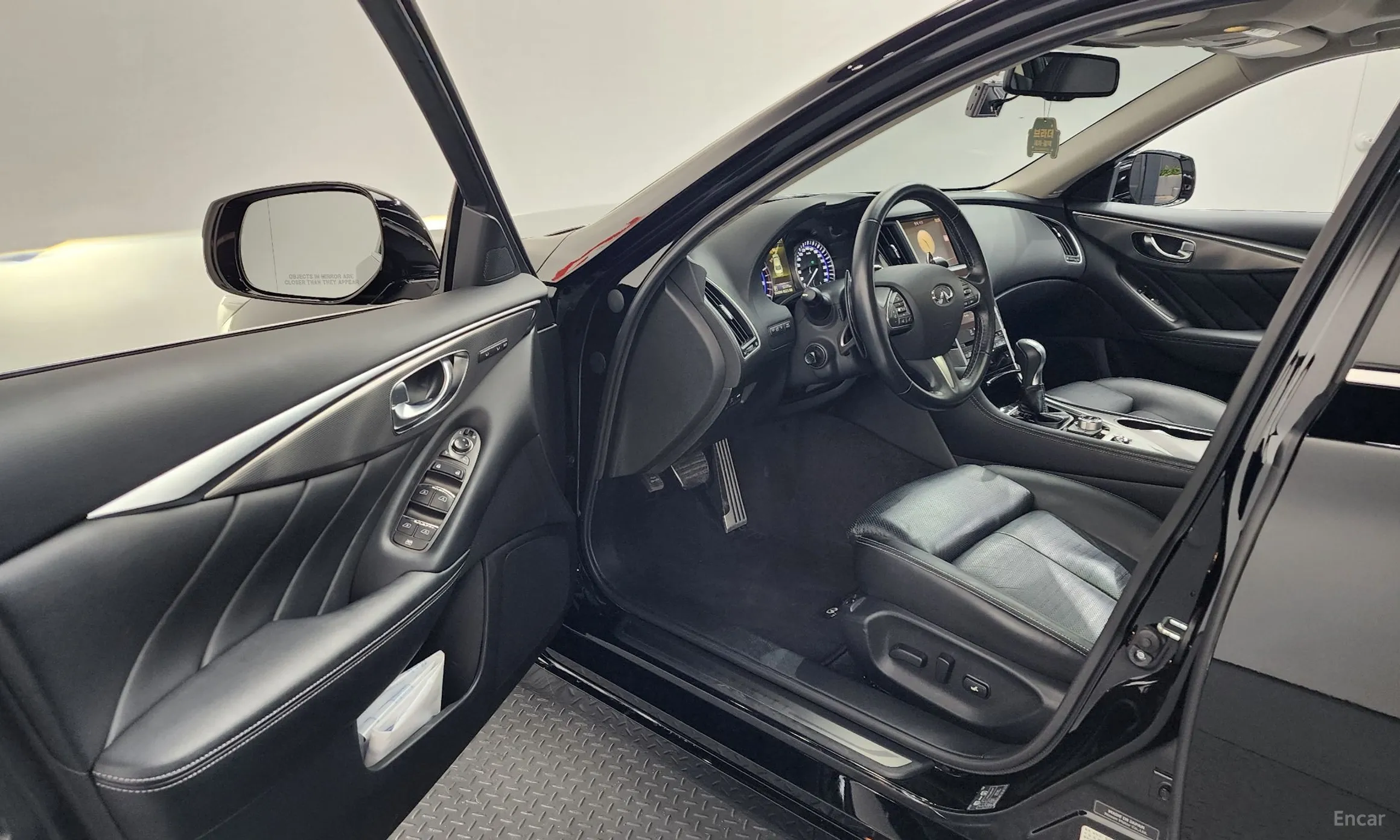 Infiniti Q50 превью 10