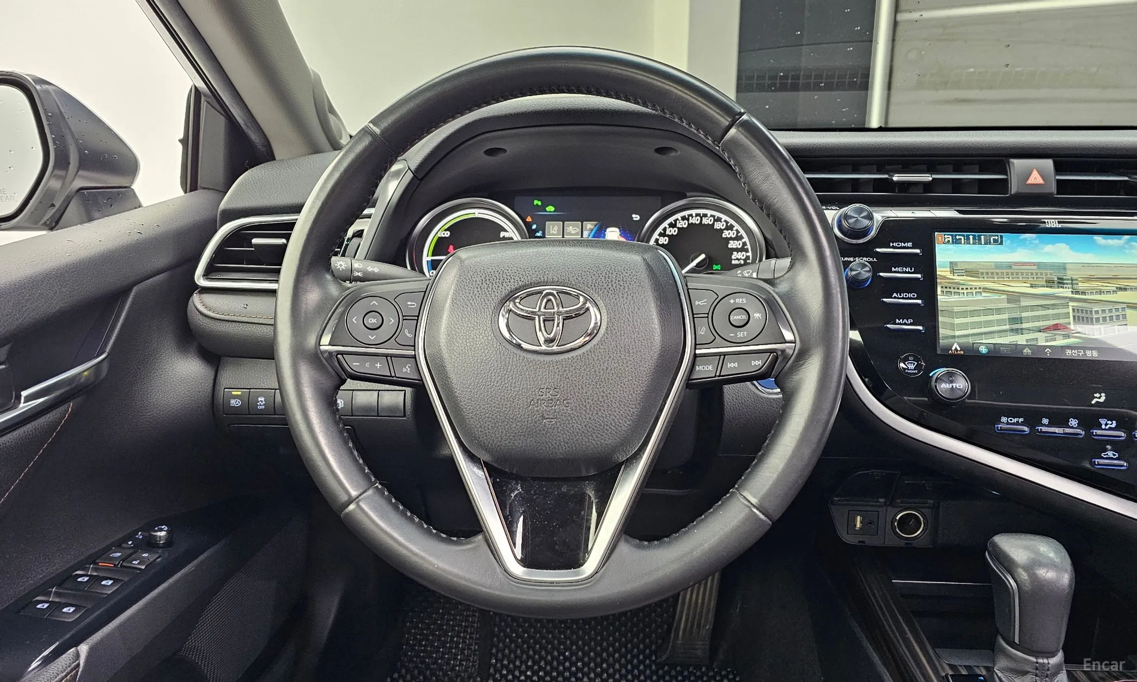 Toyota Camry (XV70) превью 13