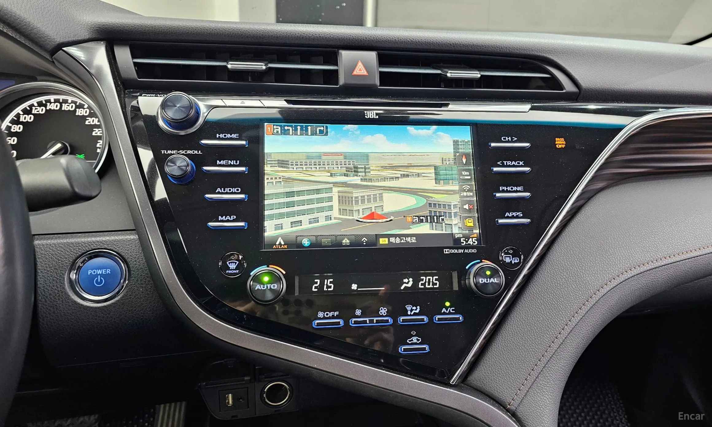 Toyota Camry (XV70) превью 14