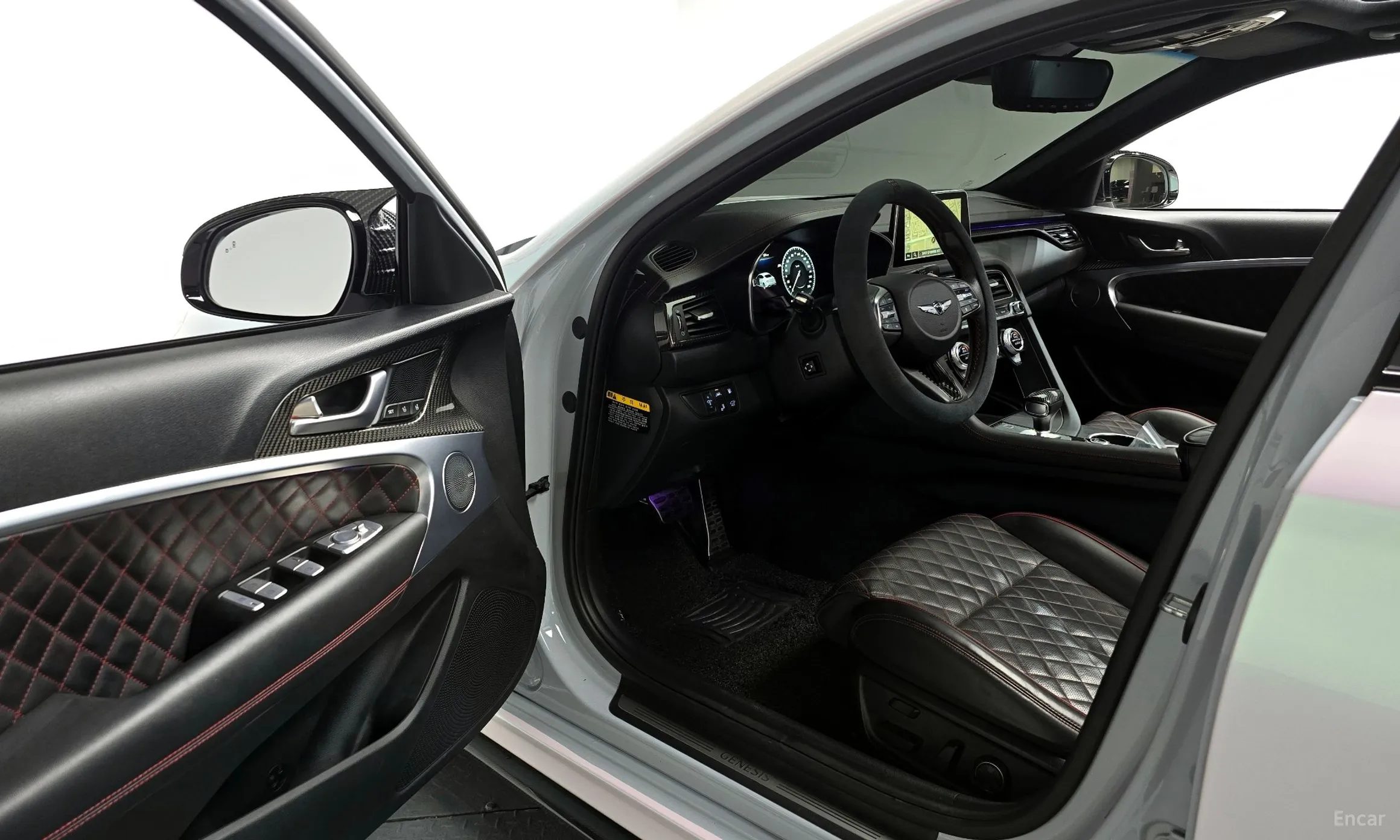 Genesis G70 превью 10