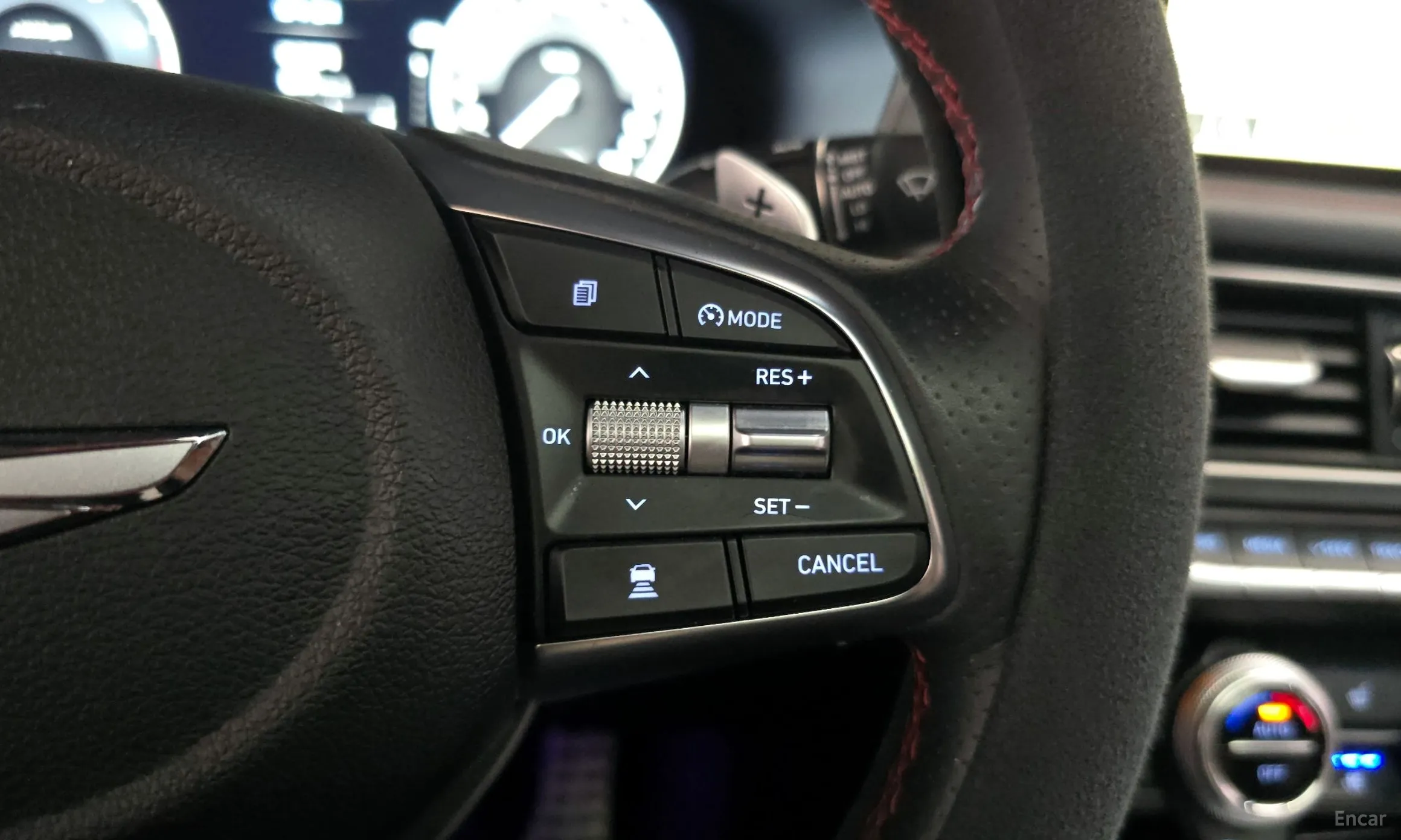Genesis G70 превью 16