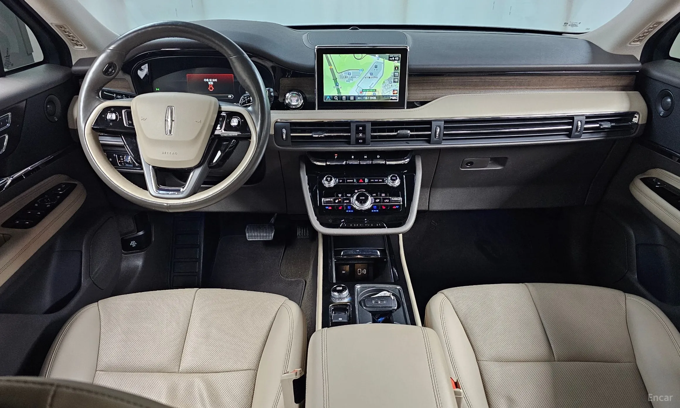 Lincoln Corsair превью 7