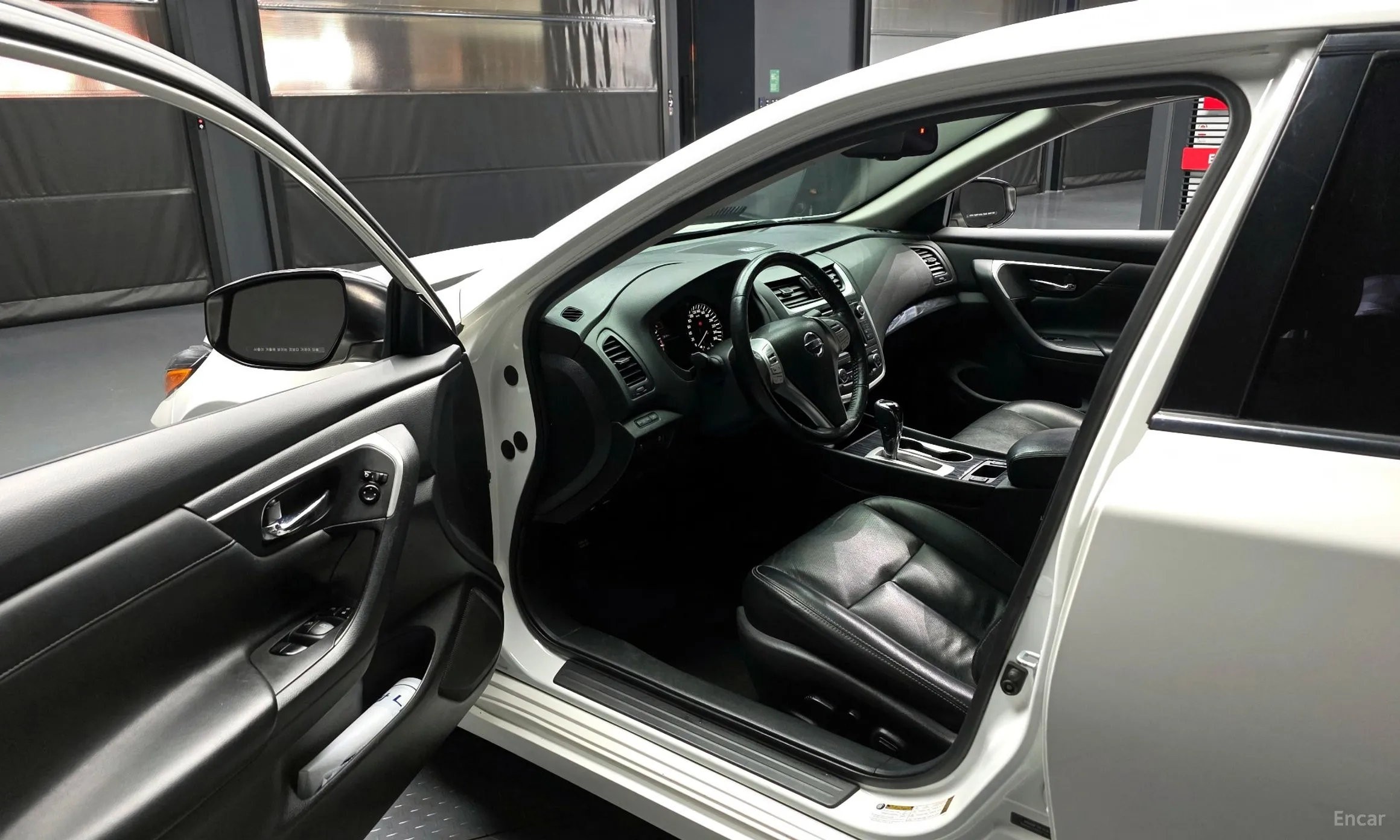 Nissan Altima превью 10