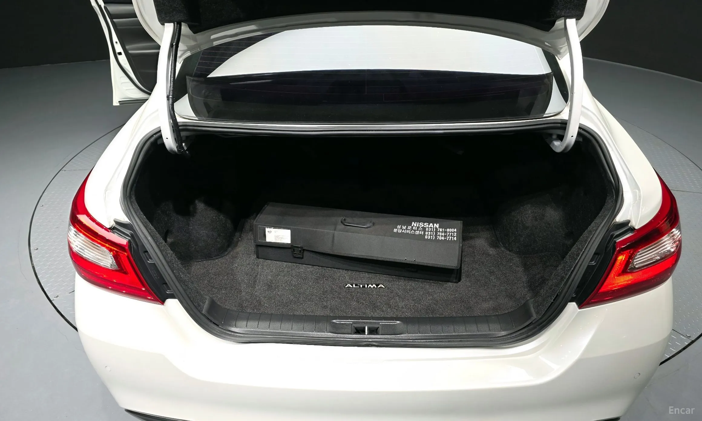 Nissan Altima превью 20