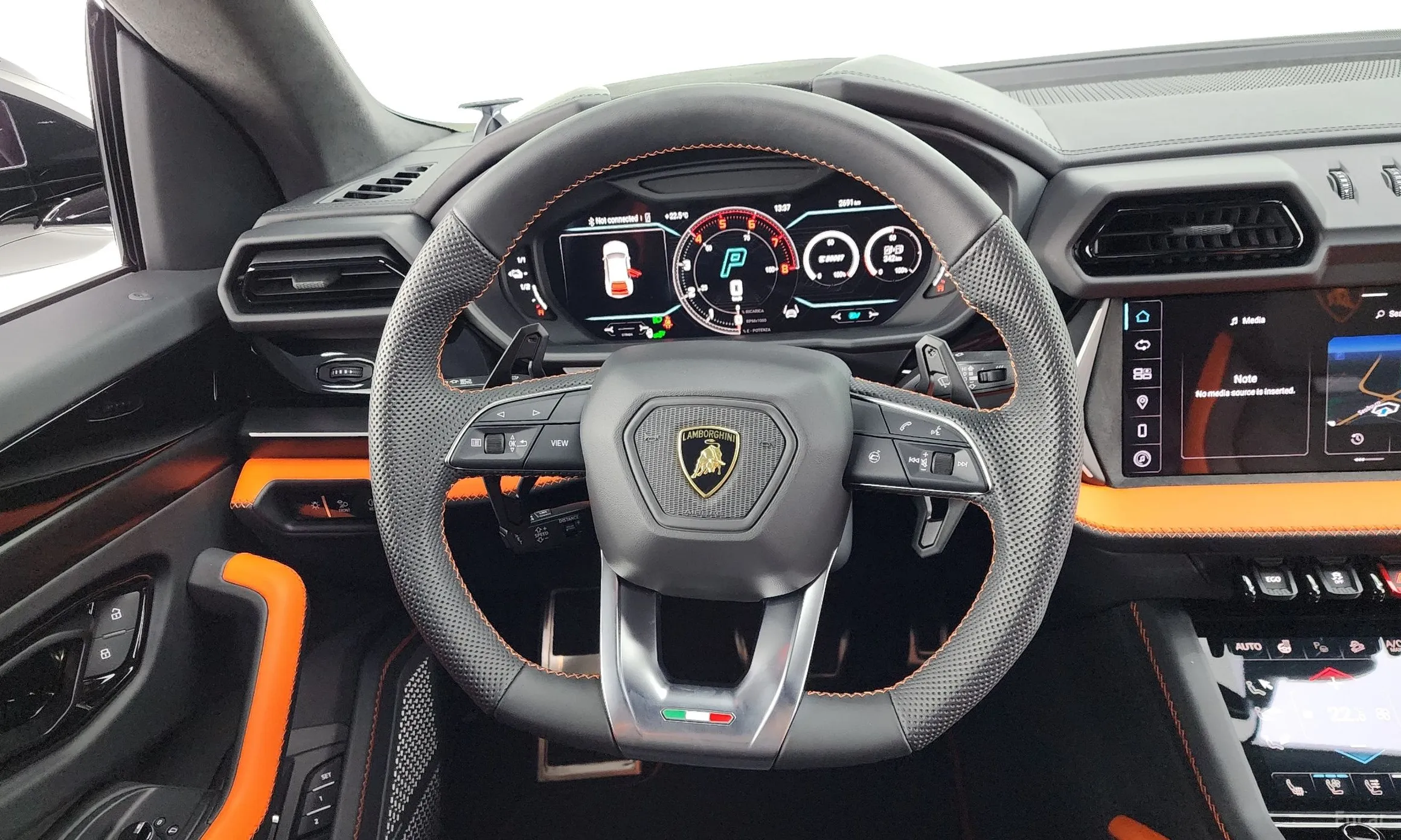 Lamborghini Urus превью 12