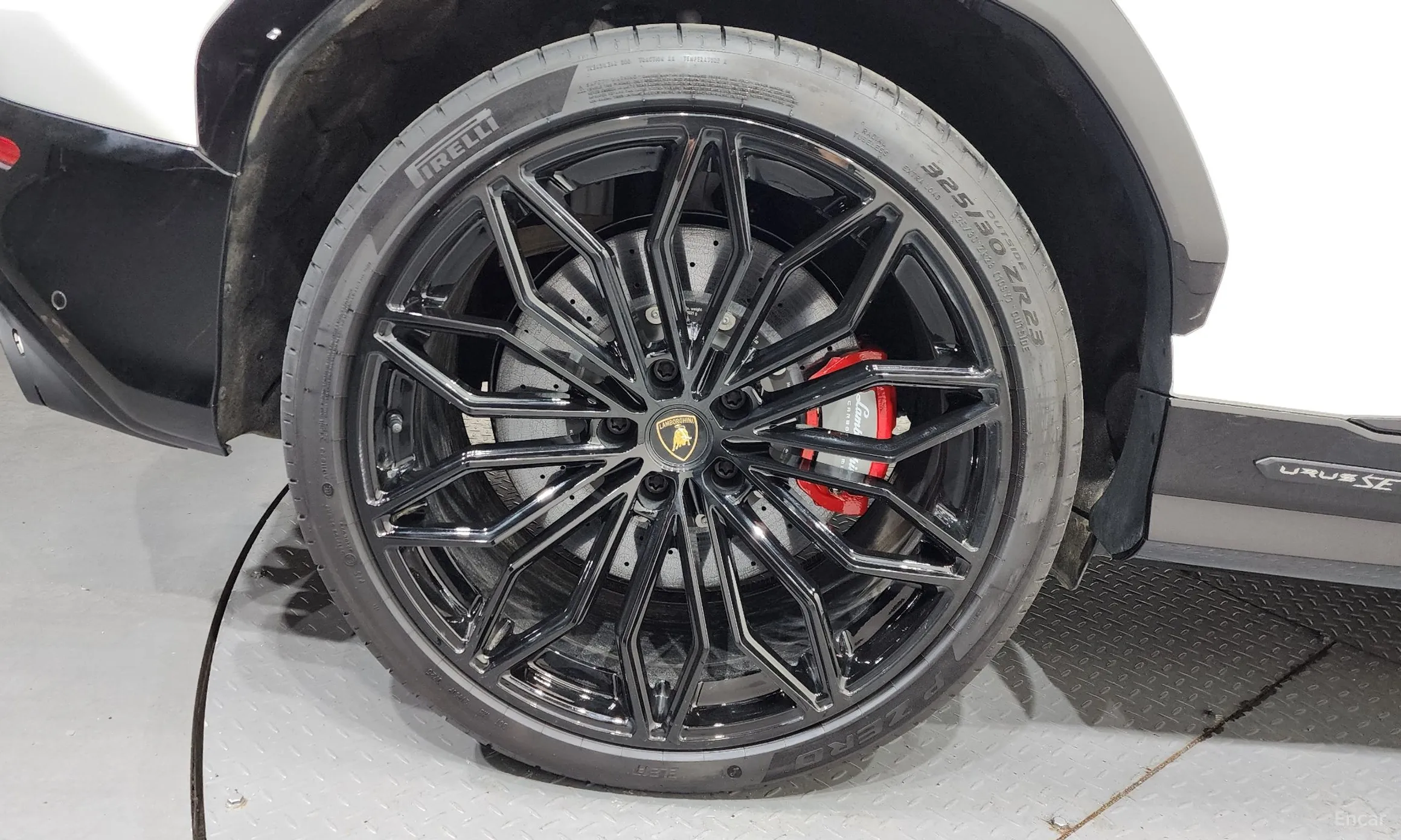 Lamborghini Urus превью 5