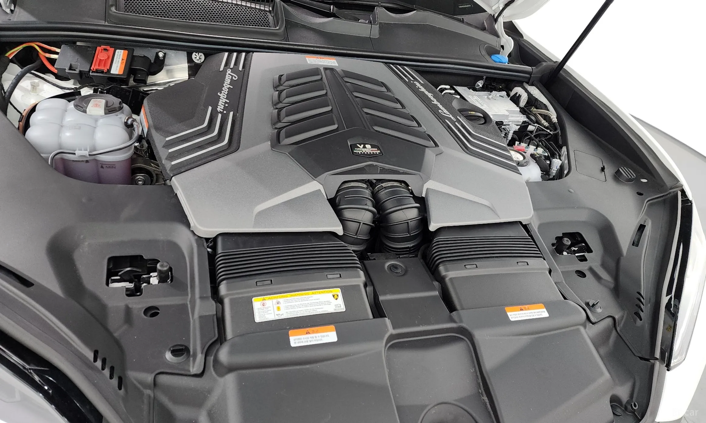 Lamborghini Urus превью 6