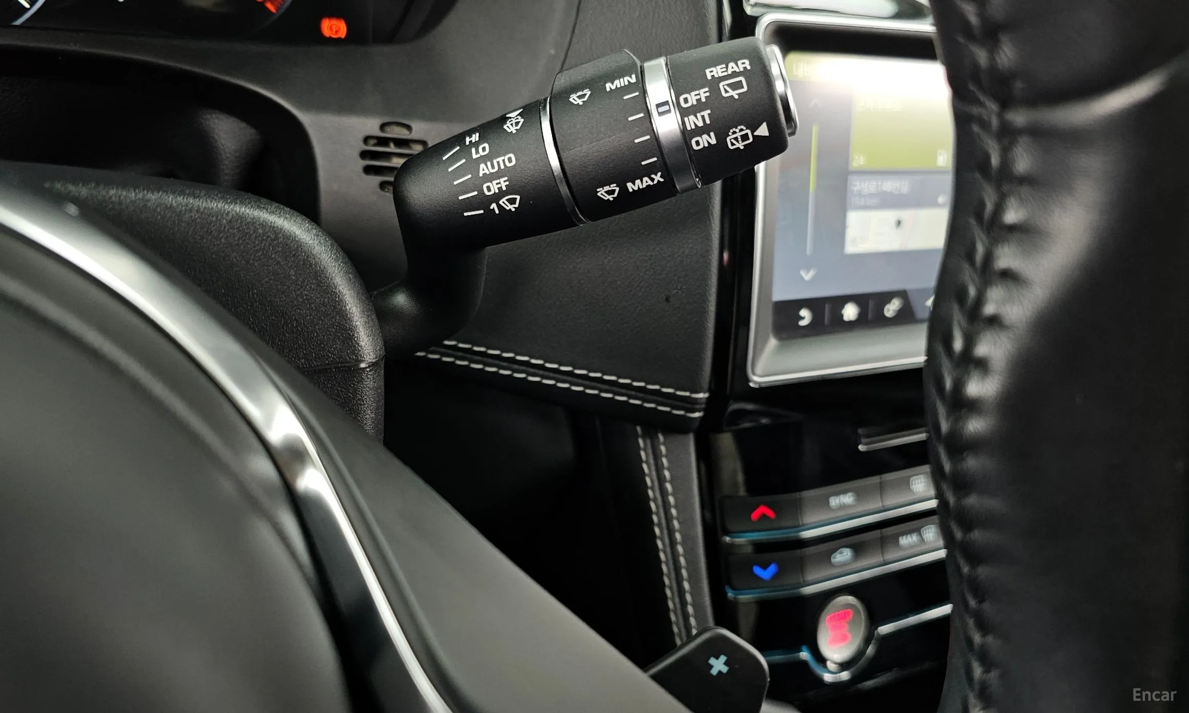 Jaguar F-PACE превью 14