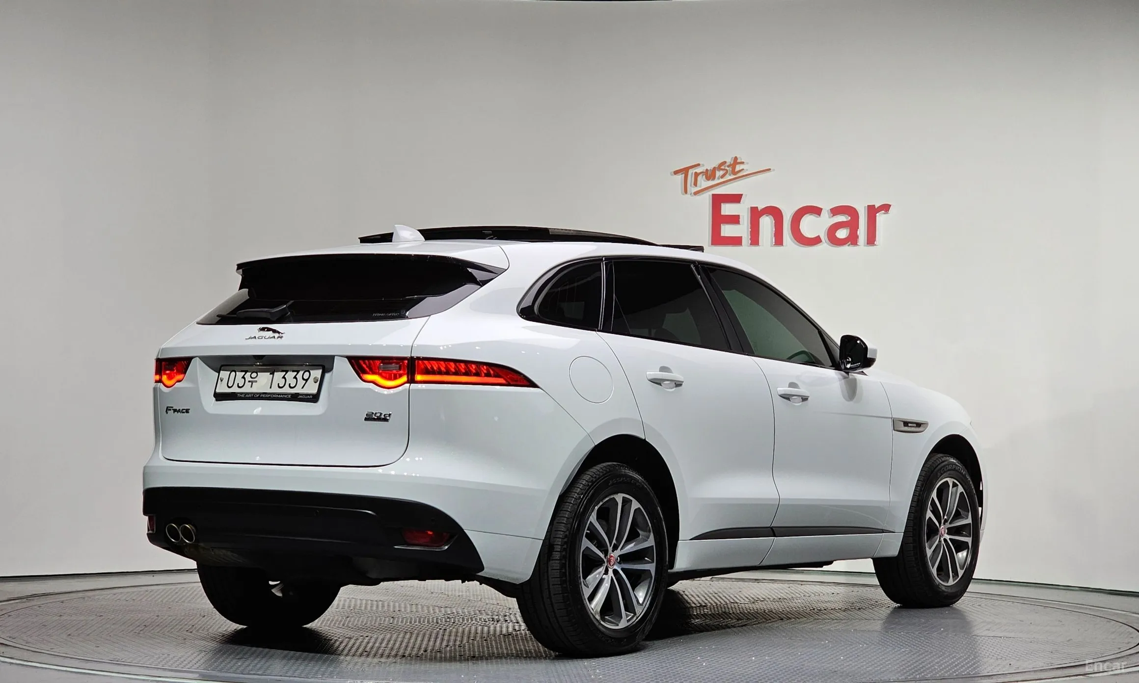 Jaguar F-PACE