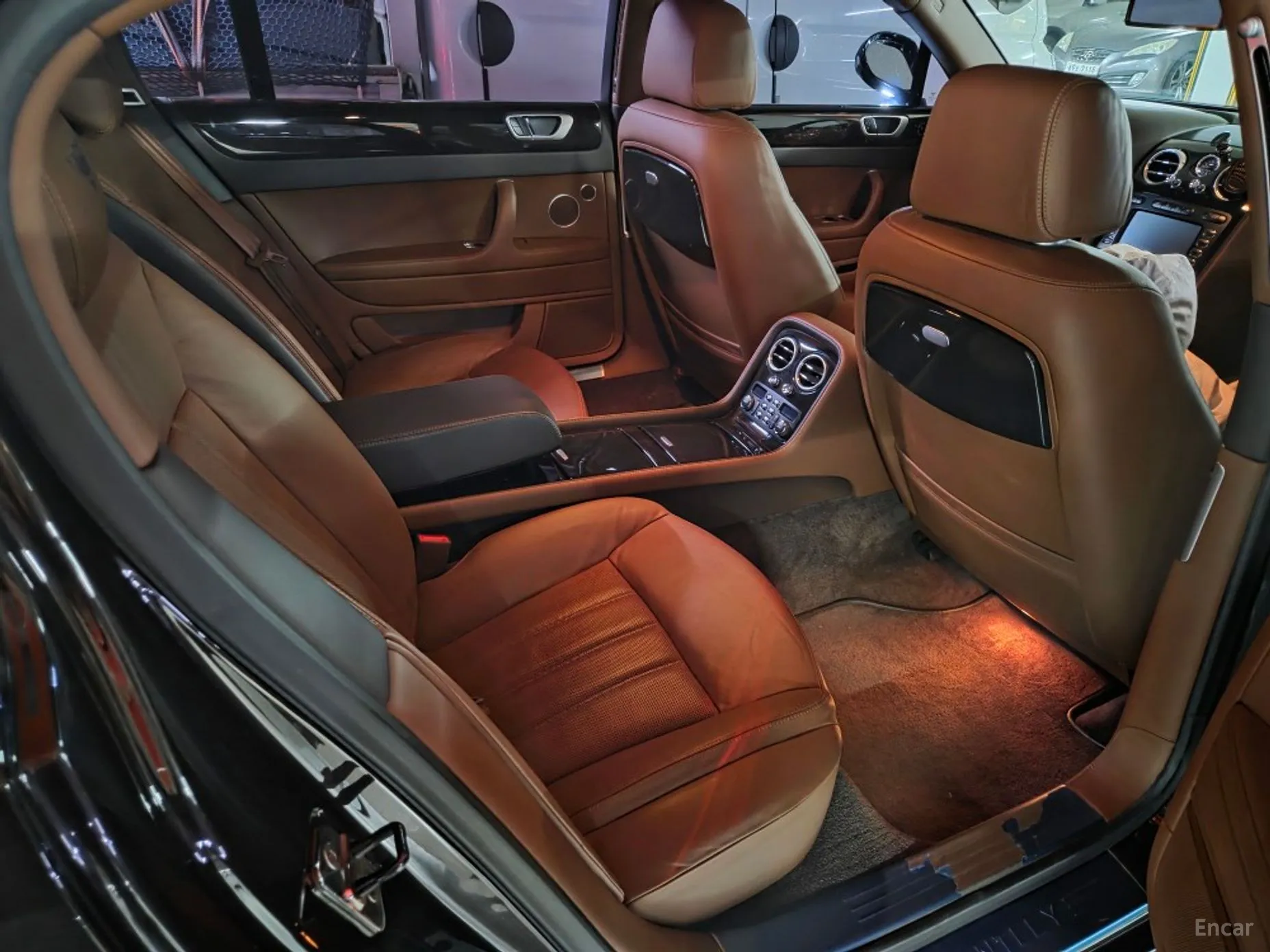 Bentley Flying Spur Gen 1 превью 14