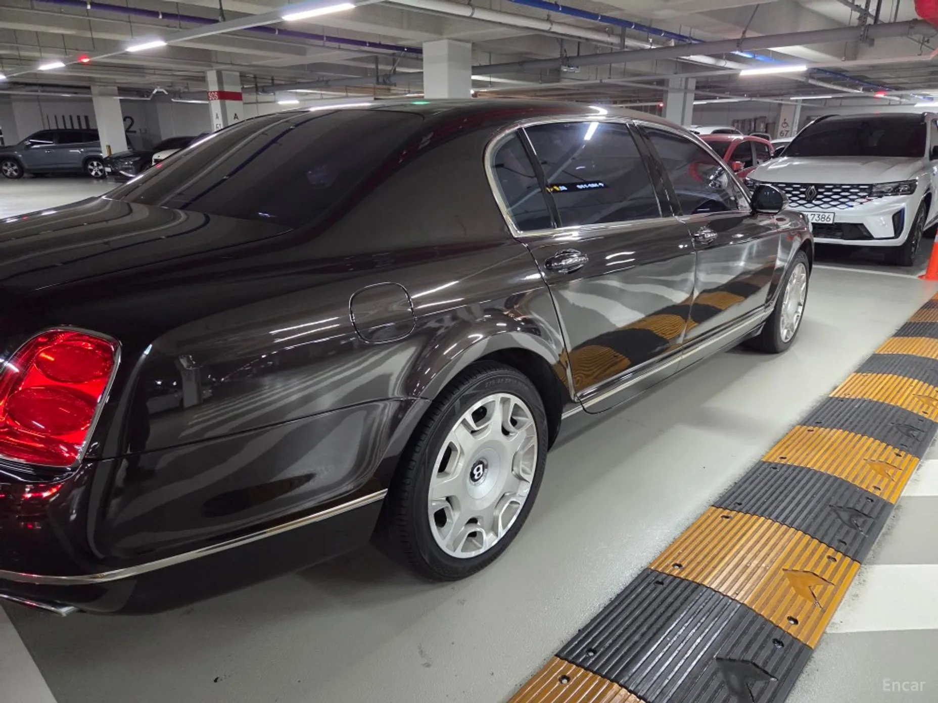Bentley Flying Spur Gen 1 превью 9