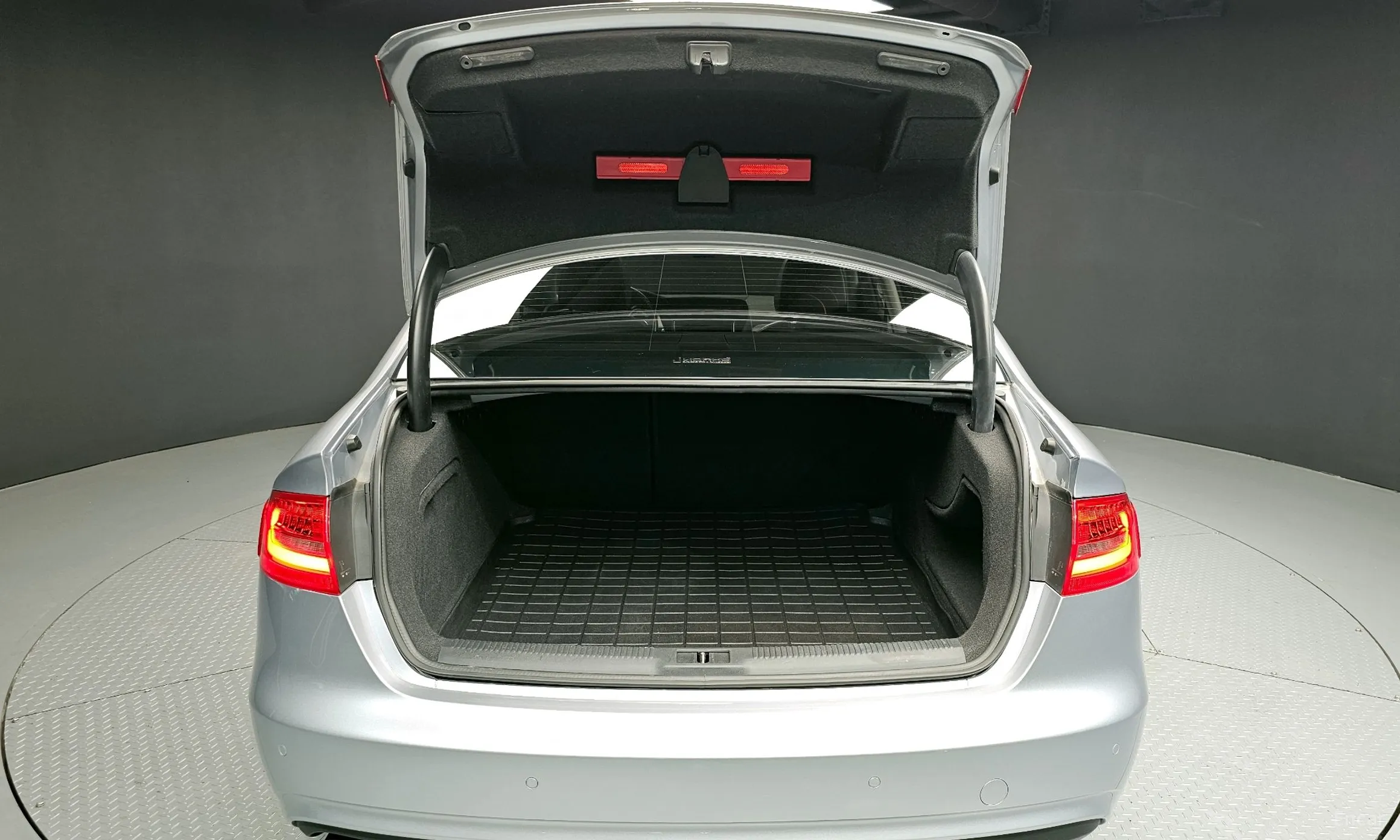 Audi New A4 превью 20