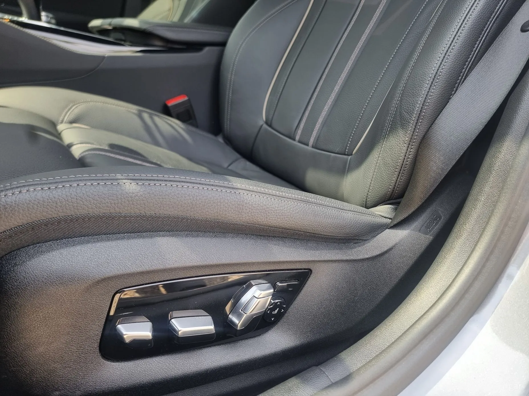 BMW 5 Series (G30) превью 7