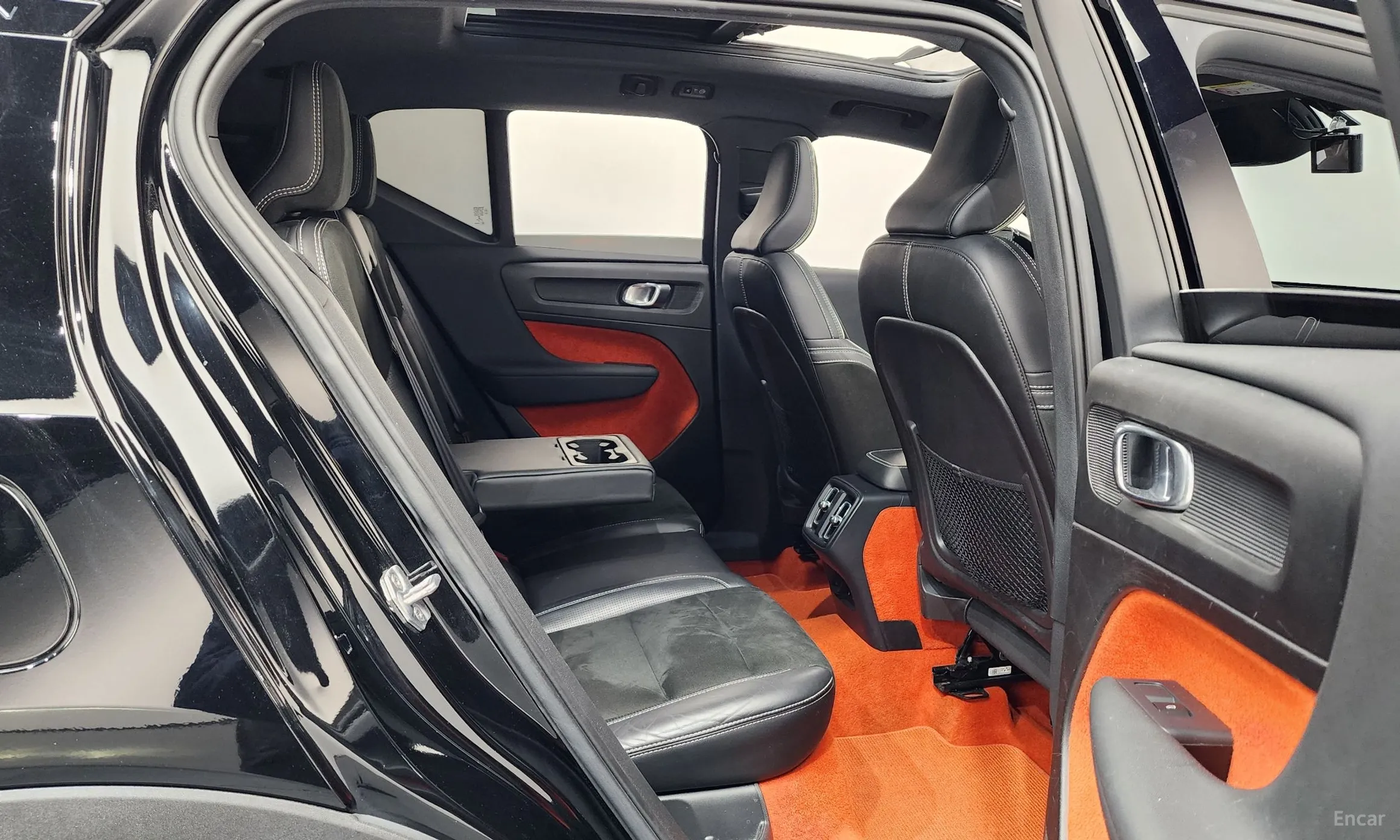 Volvo XC40 превью 11