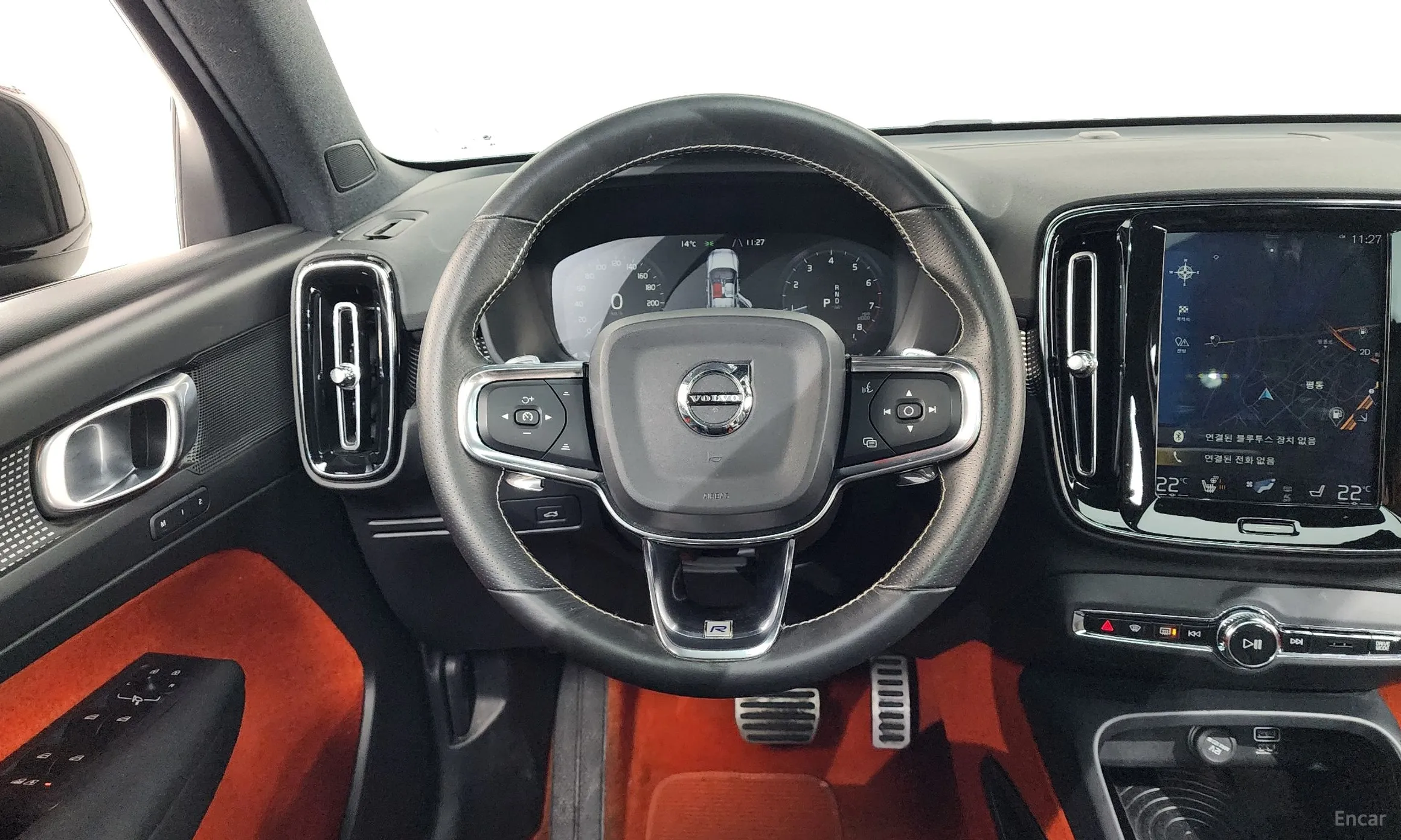 Volvo XC40 превью 13