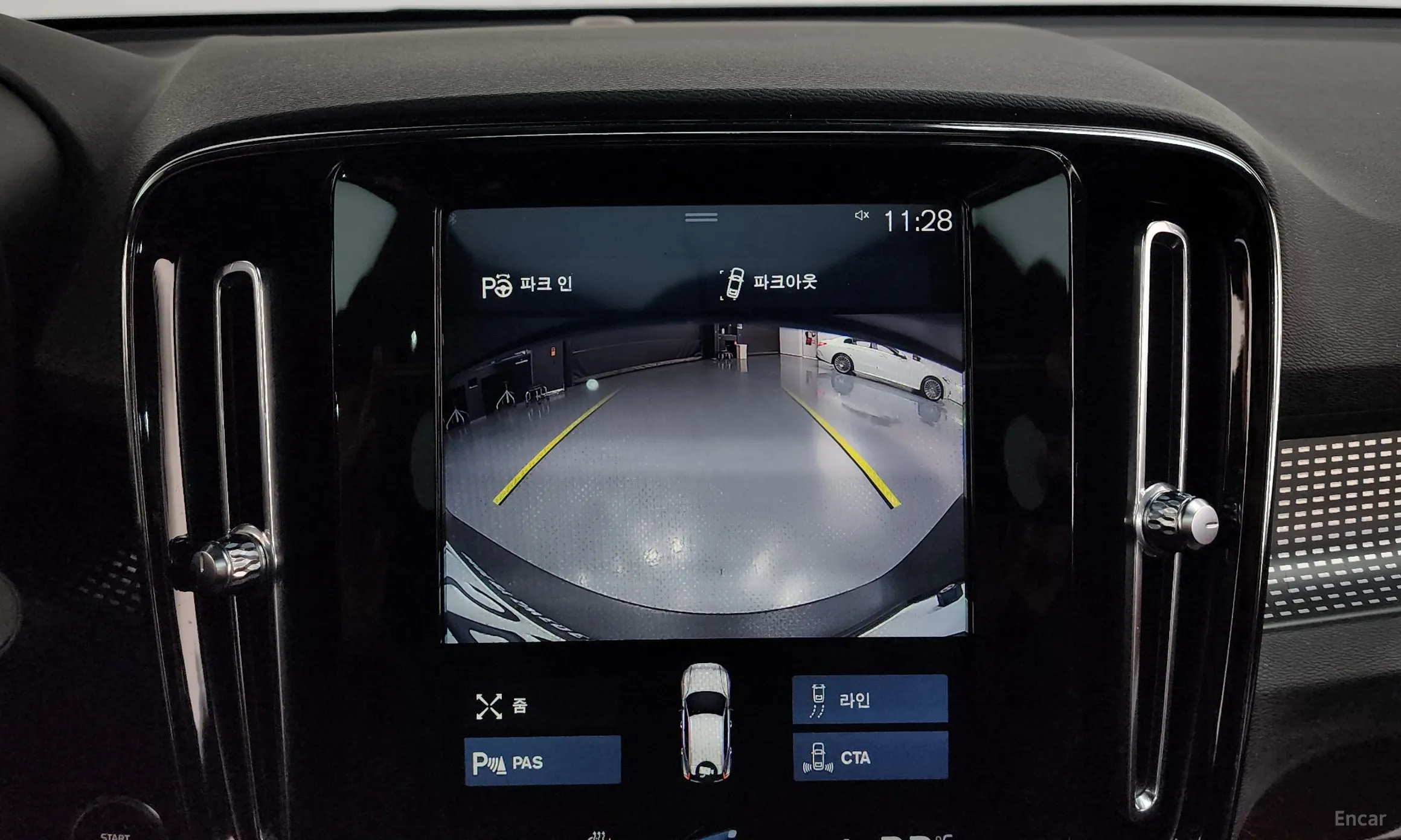 Volvo XC40 превью 14