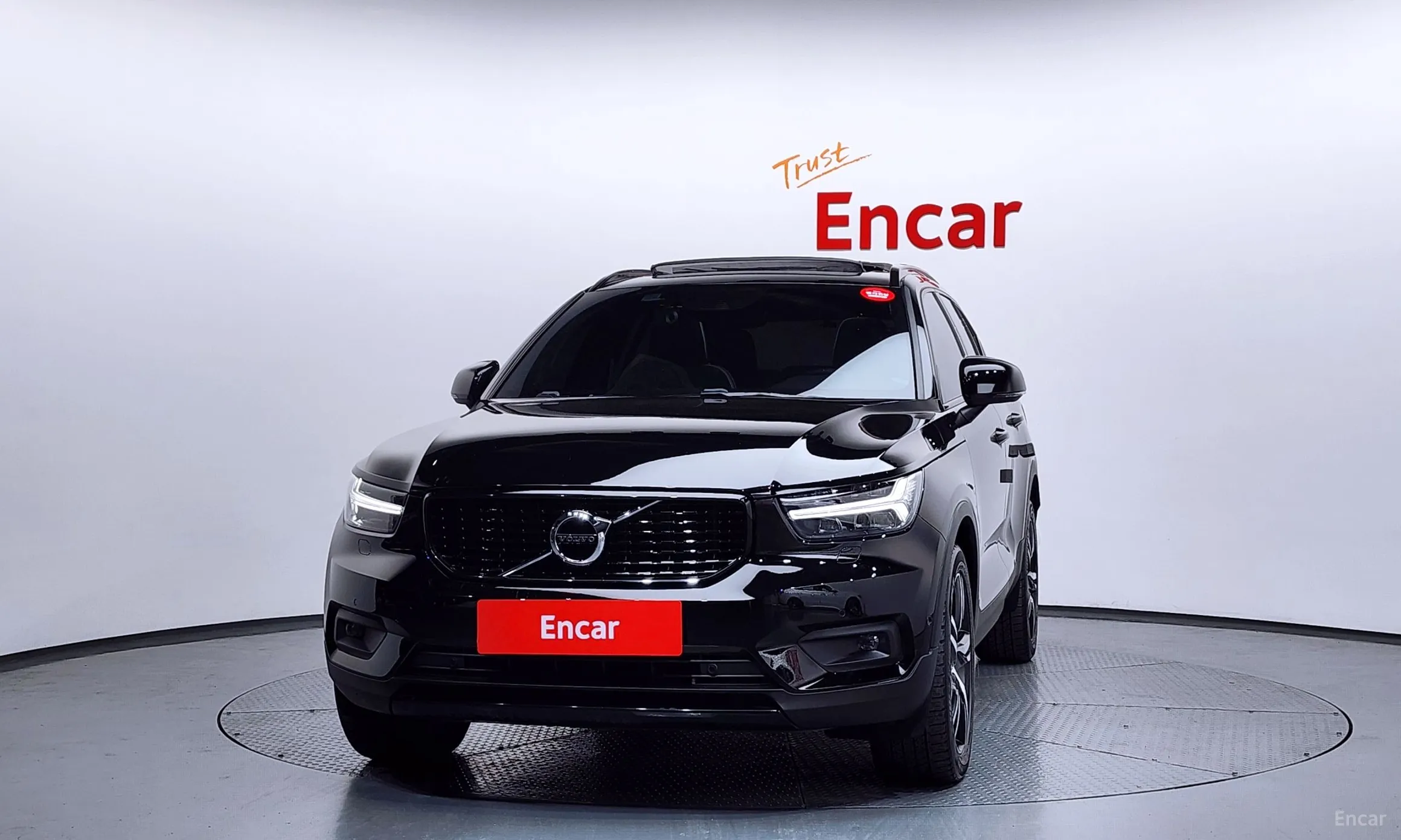 Volvo XC40 превью 3