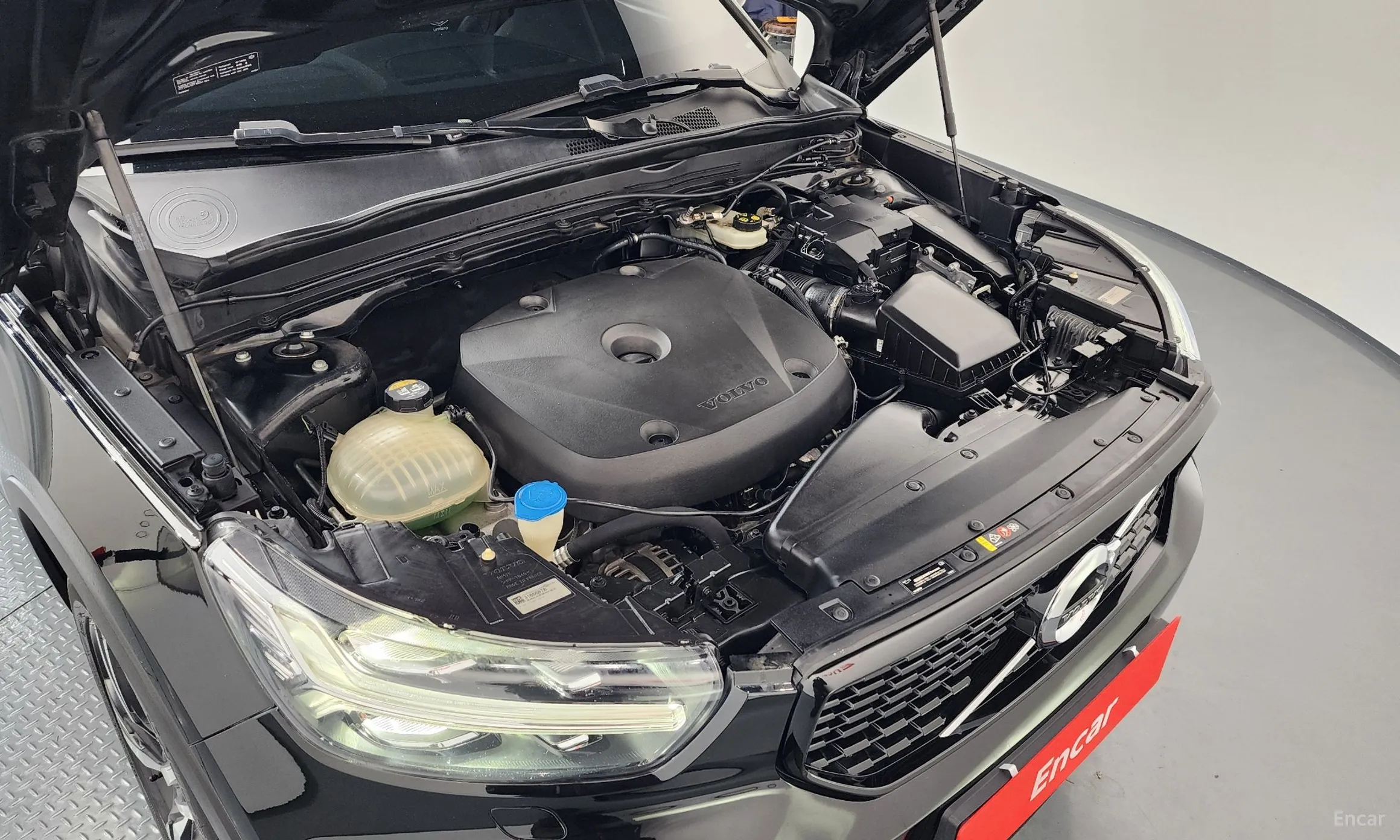 Volvo XC40 превью 6