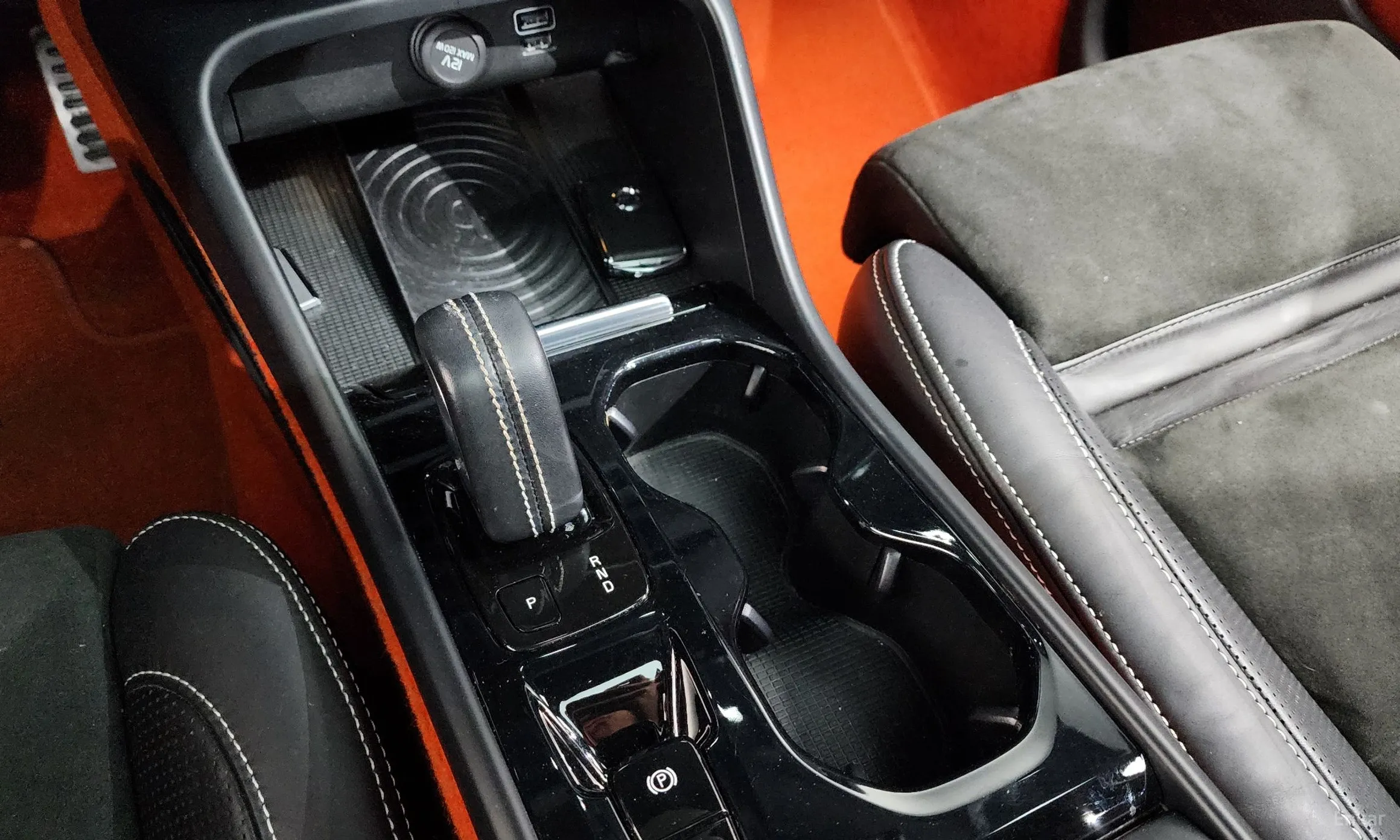 Volvo XC40 превью 9